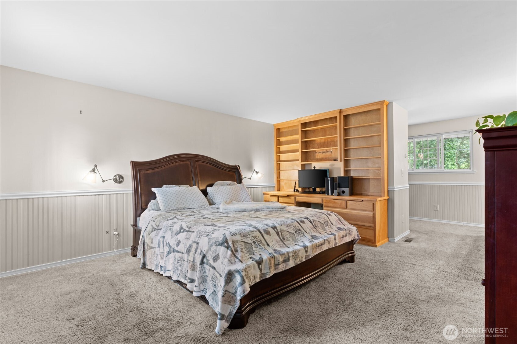 10910 149th Street E