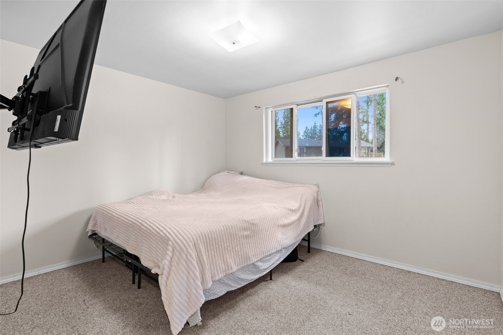 10910 149th Street E