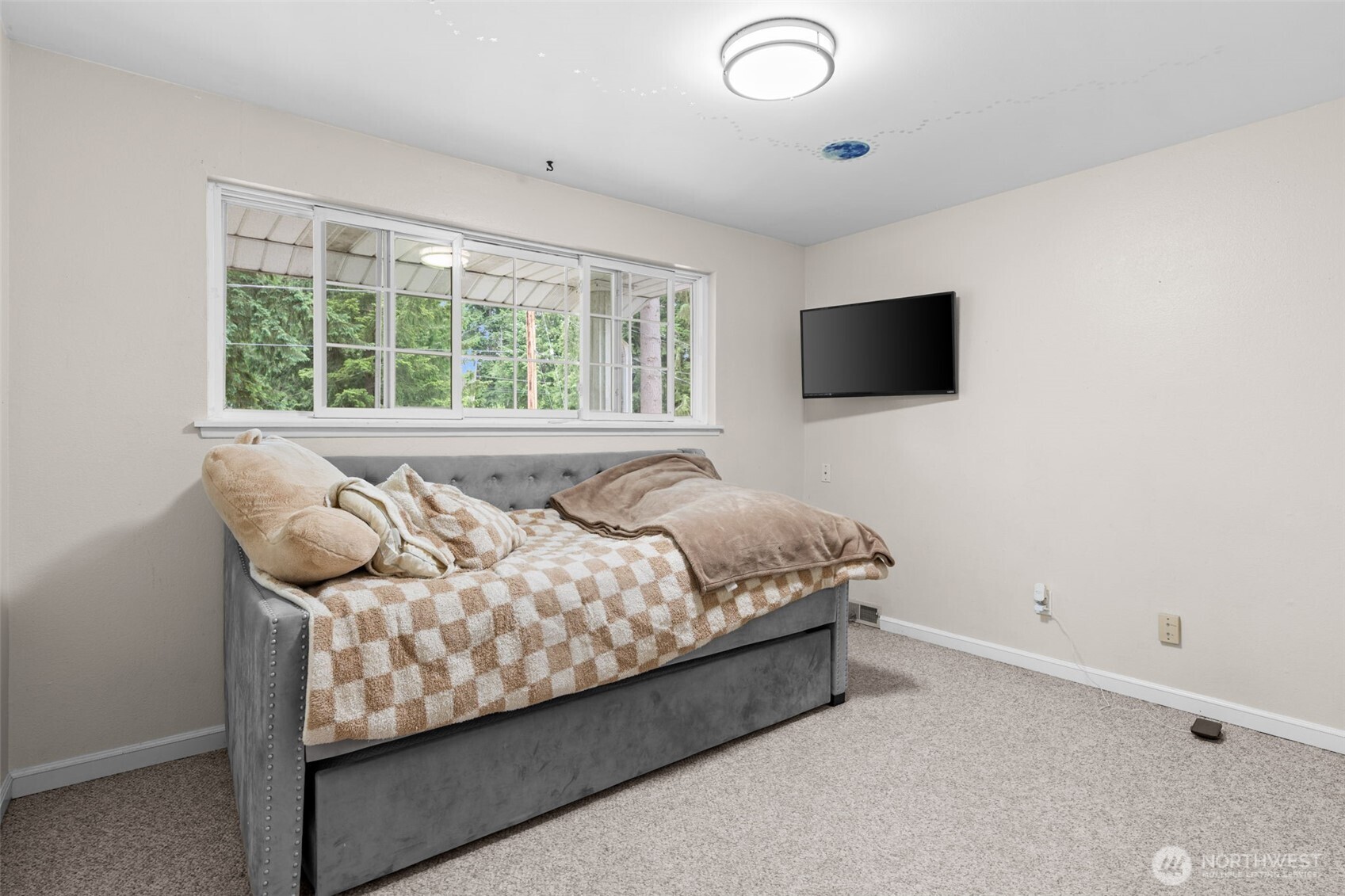 10910 149th Street E