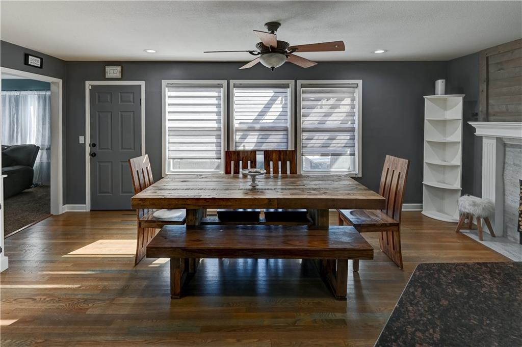 1005 NE Scenic Court