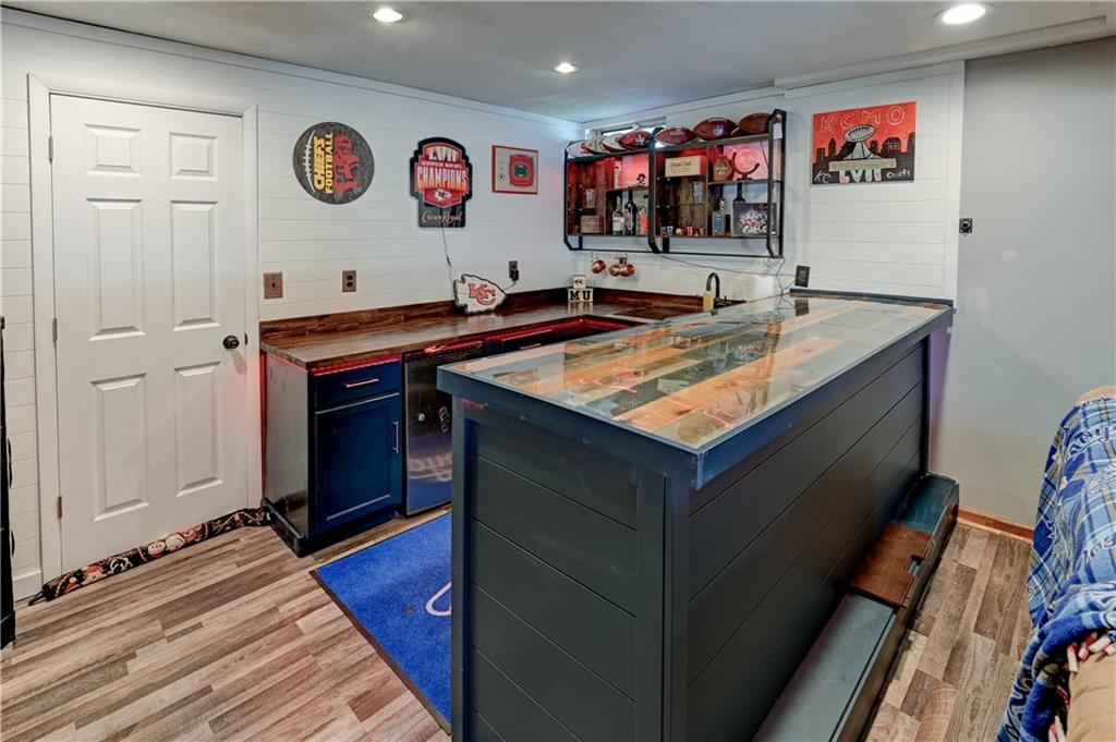 1005 NE Scenic Court