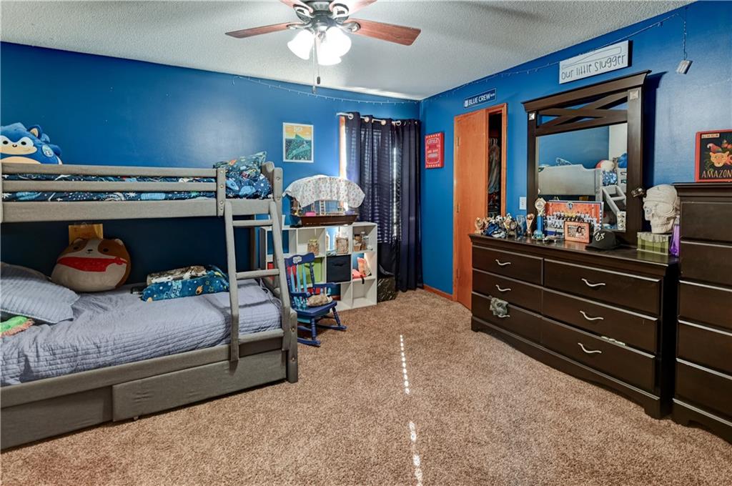 1005 NE Scenic Court