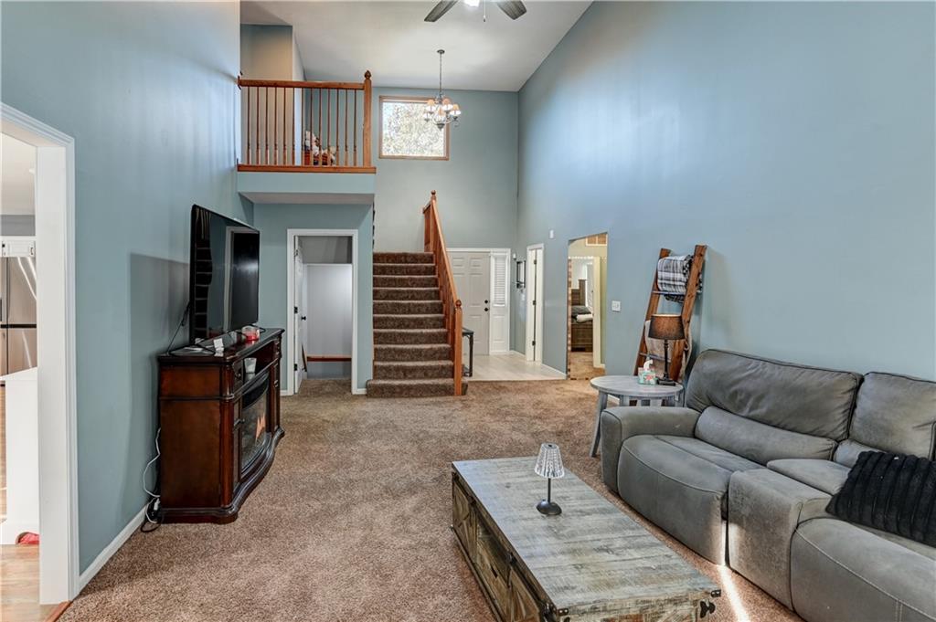 1005 NE Scenic Court