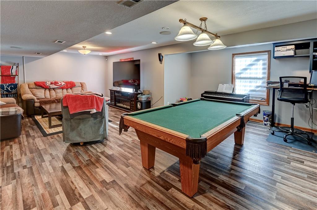 1005 NE Scenic Court