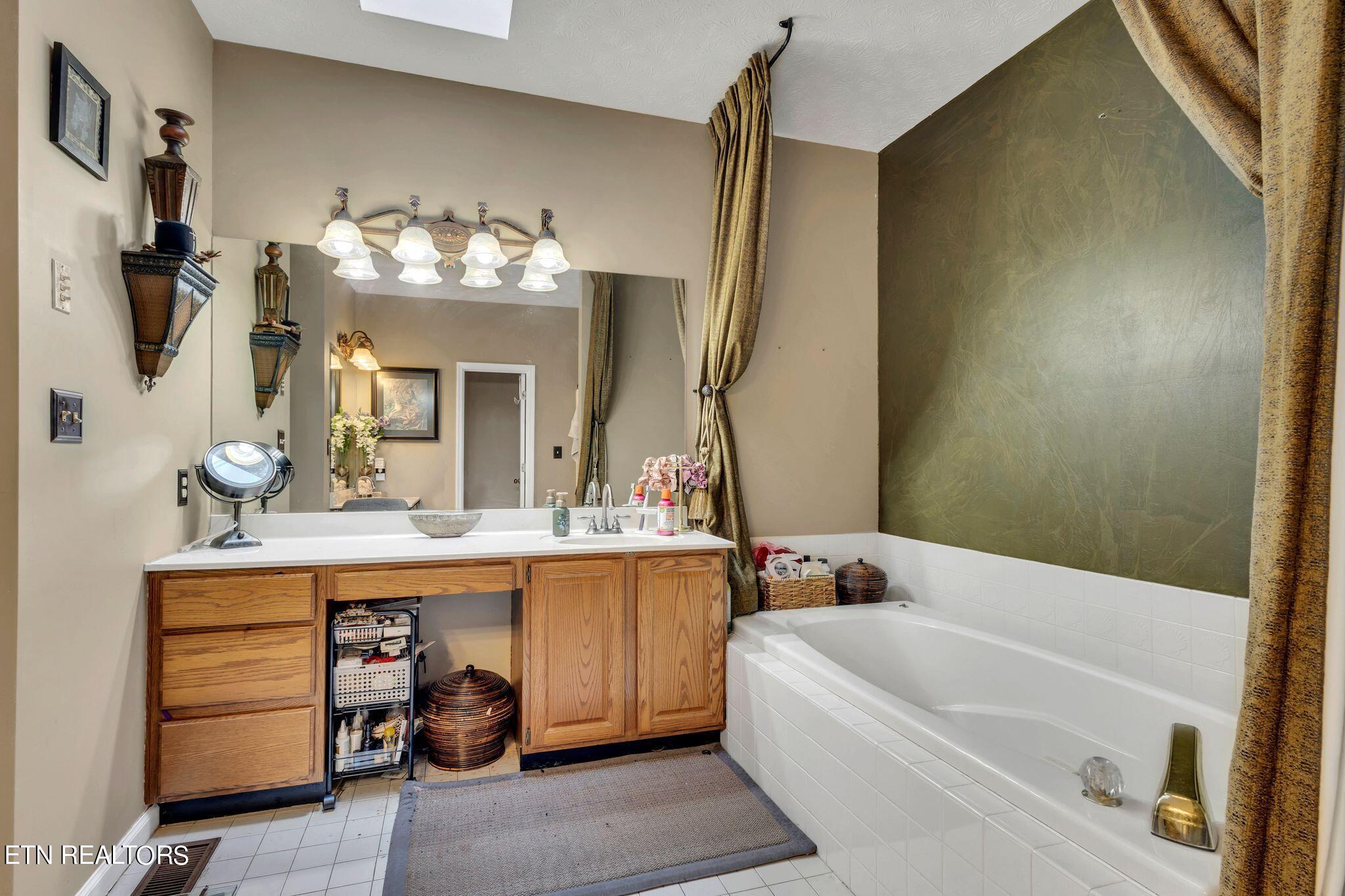 6917 Mount Royal Blvd