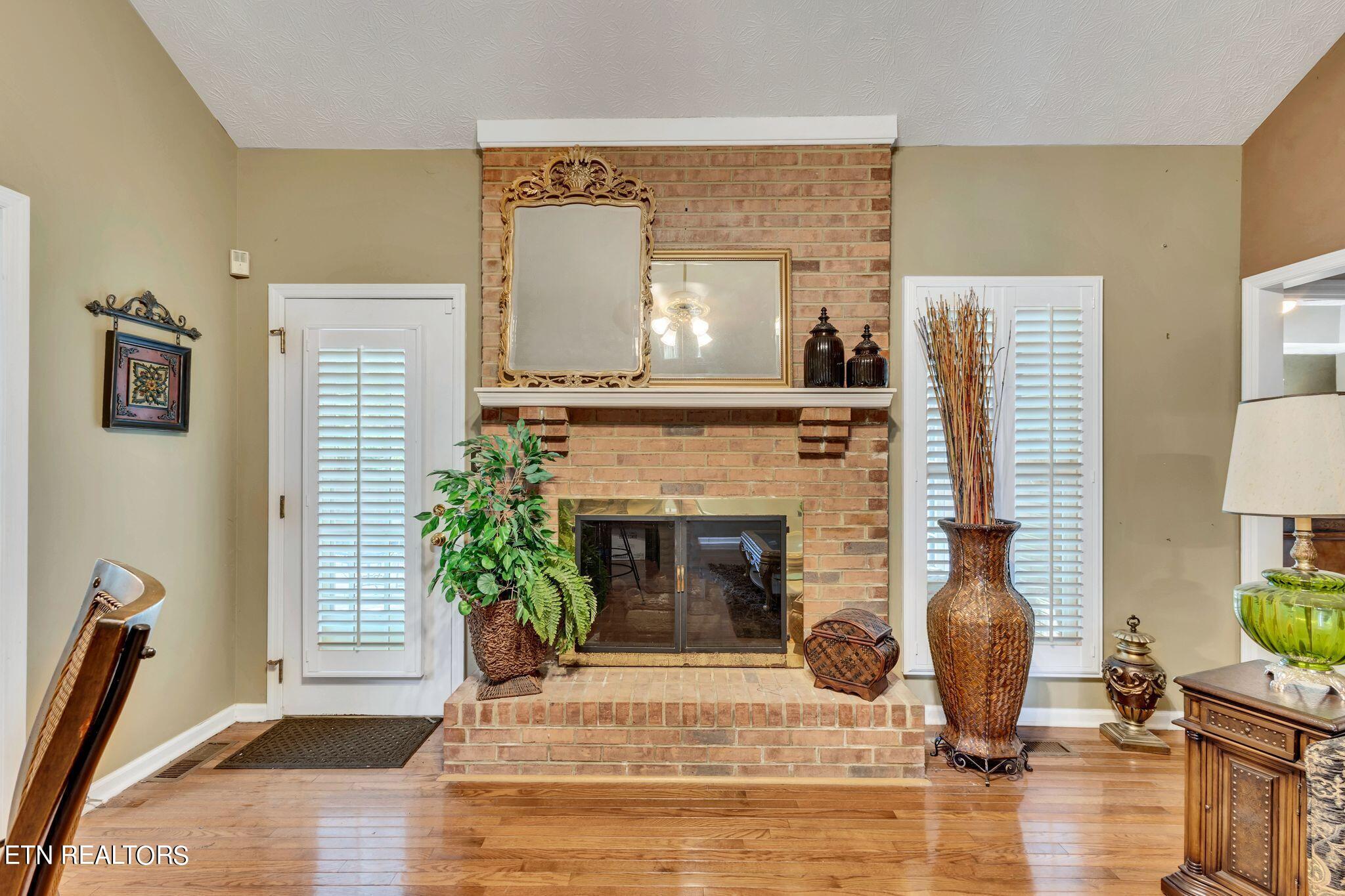 6917 Mount Royal Blvd