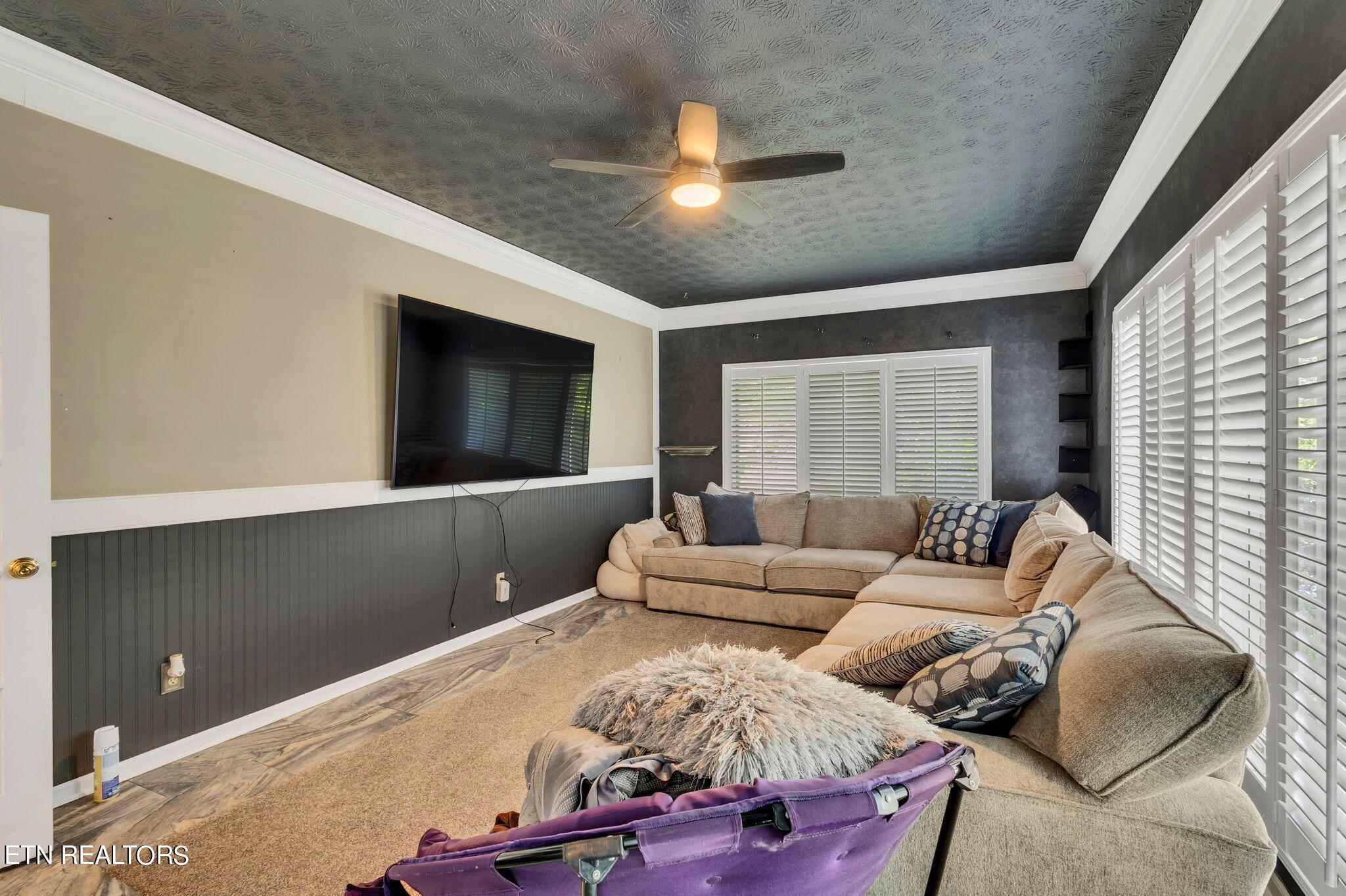 6917 Mount Royal Blvd