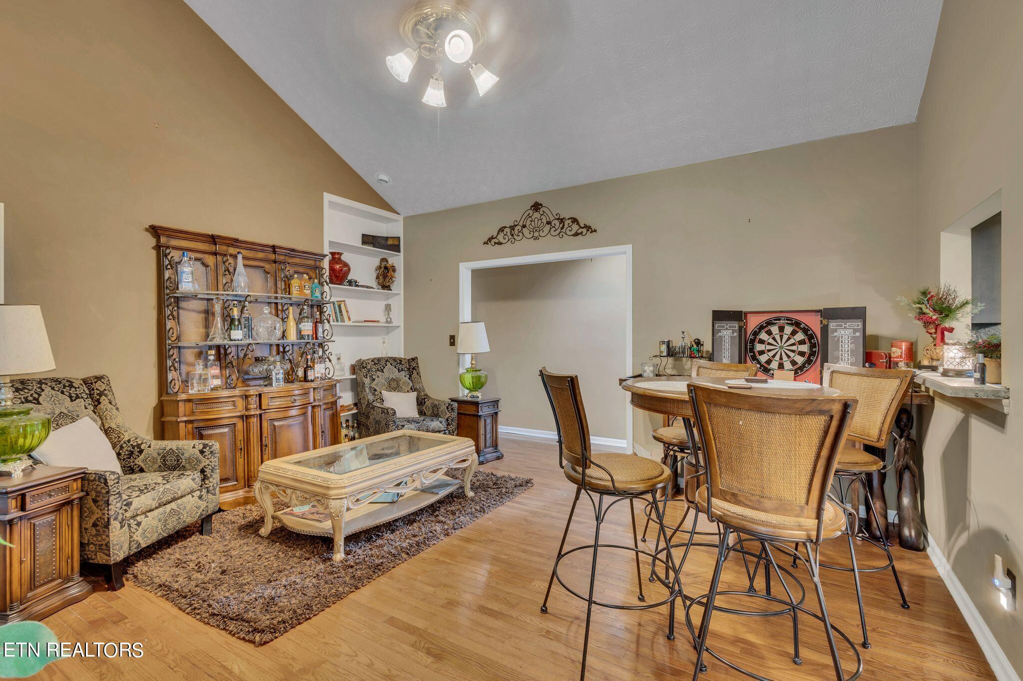 6917 Mount Royal Blvd