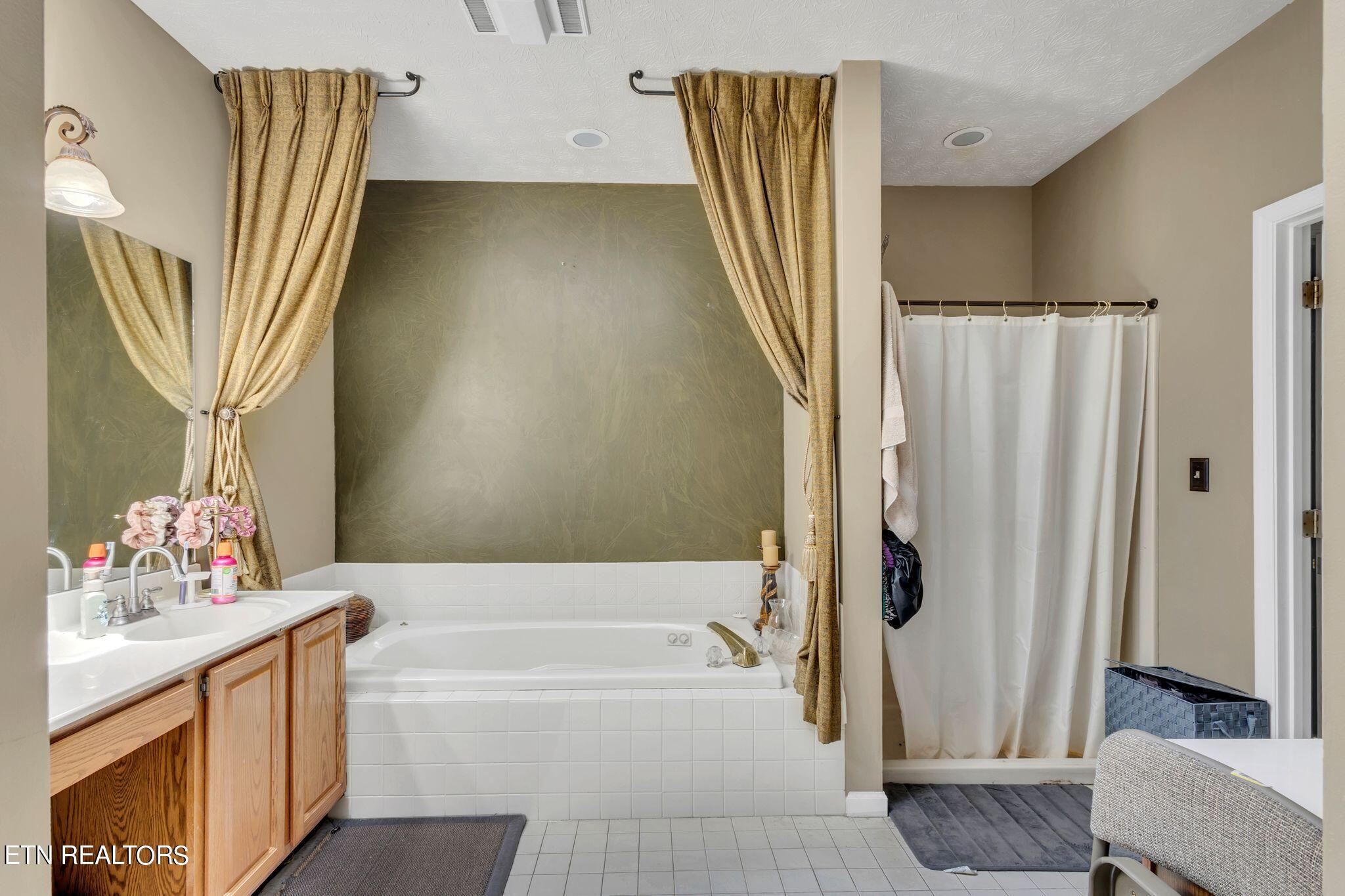 6917 Mount Royal Blvd