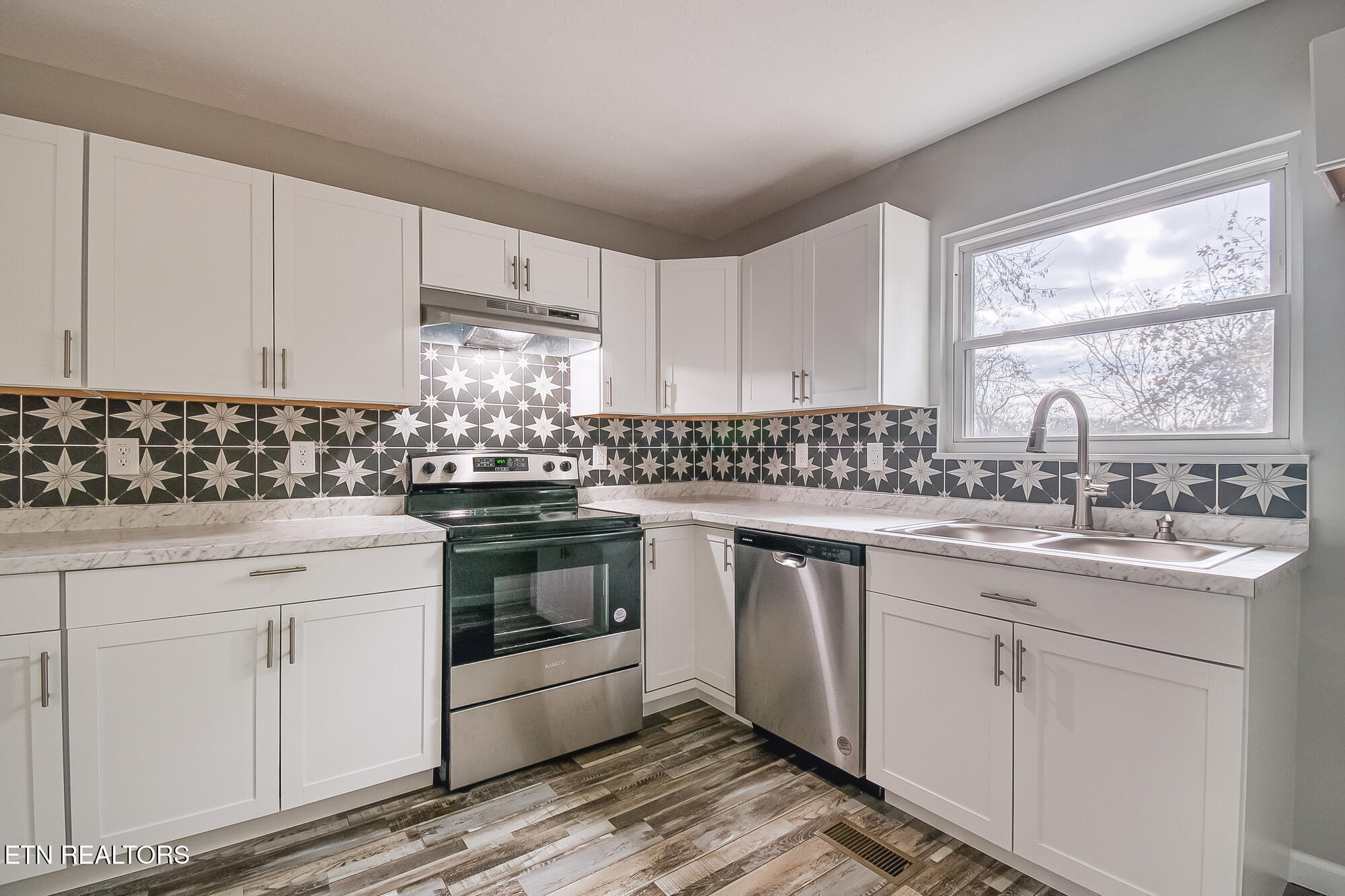 3114 Burning Log Lane