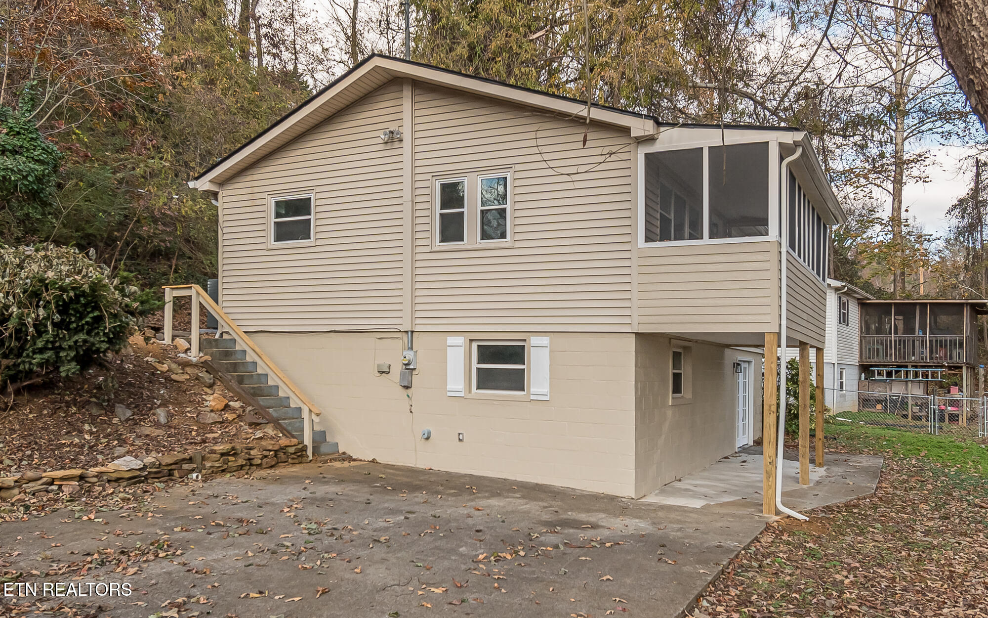 3114 Burning Log Lane