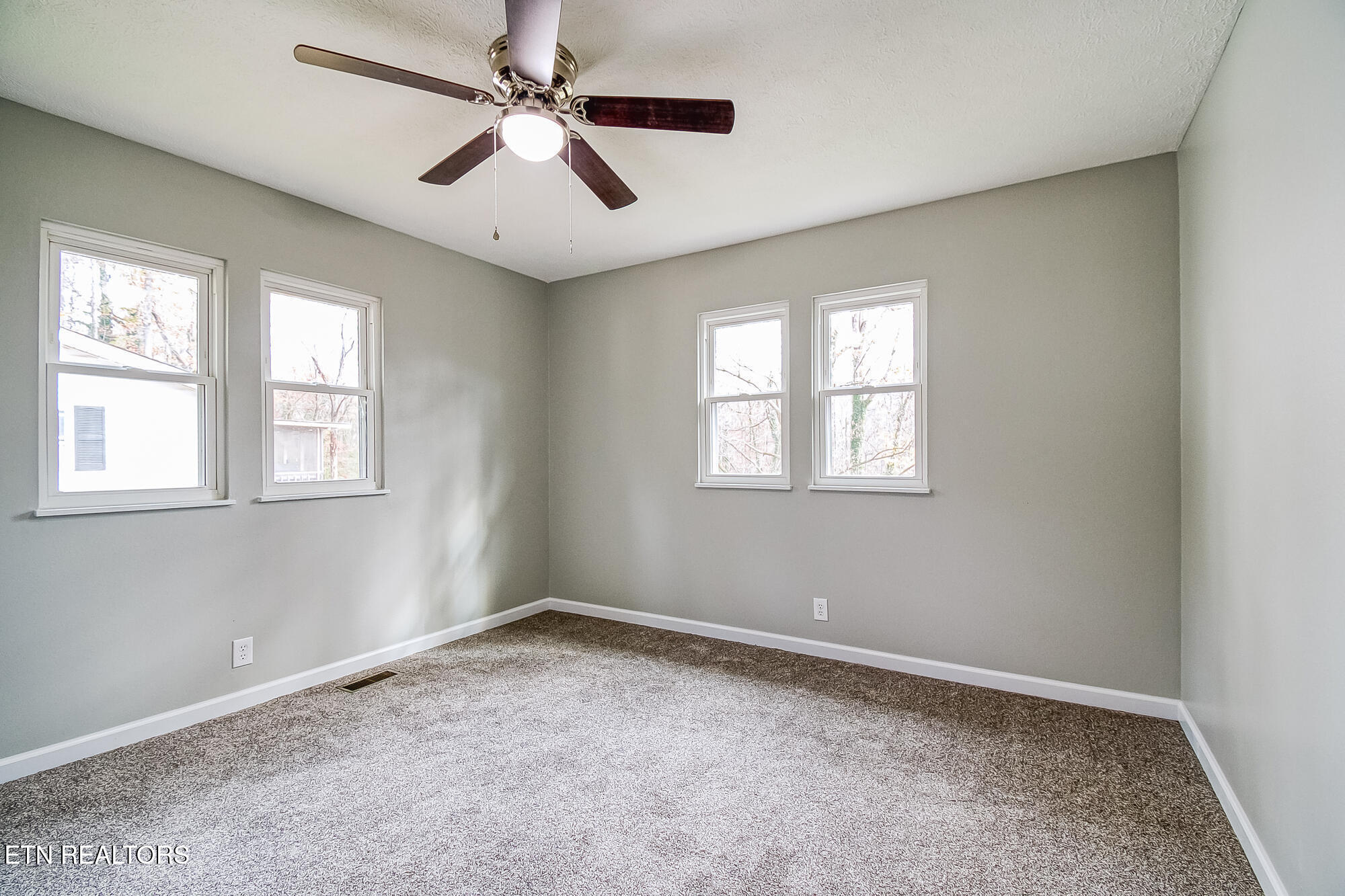 3114 Burning Log Lane