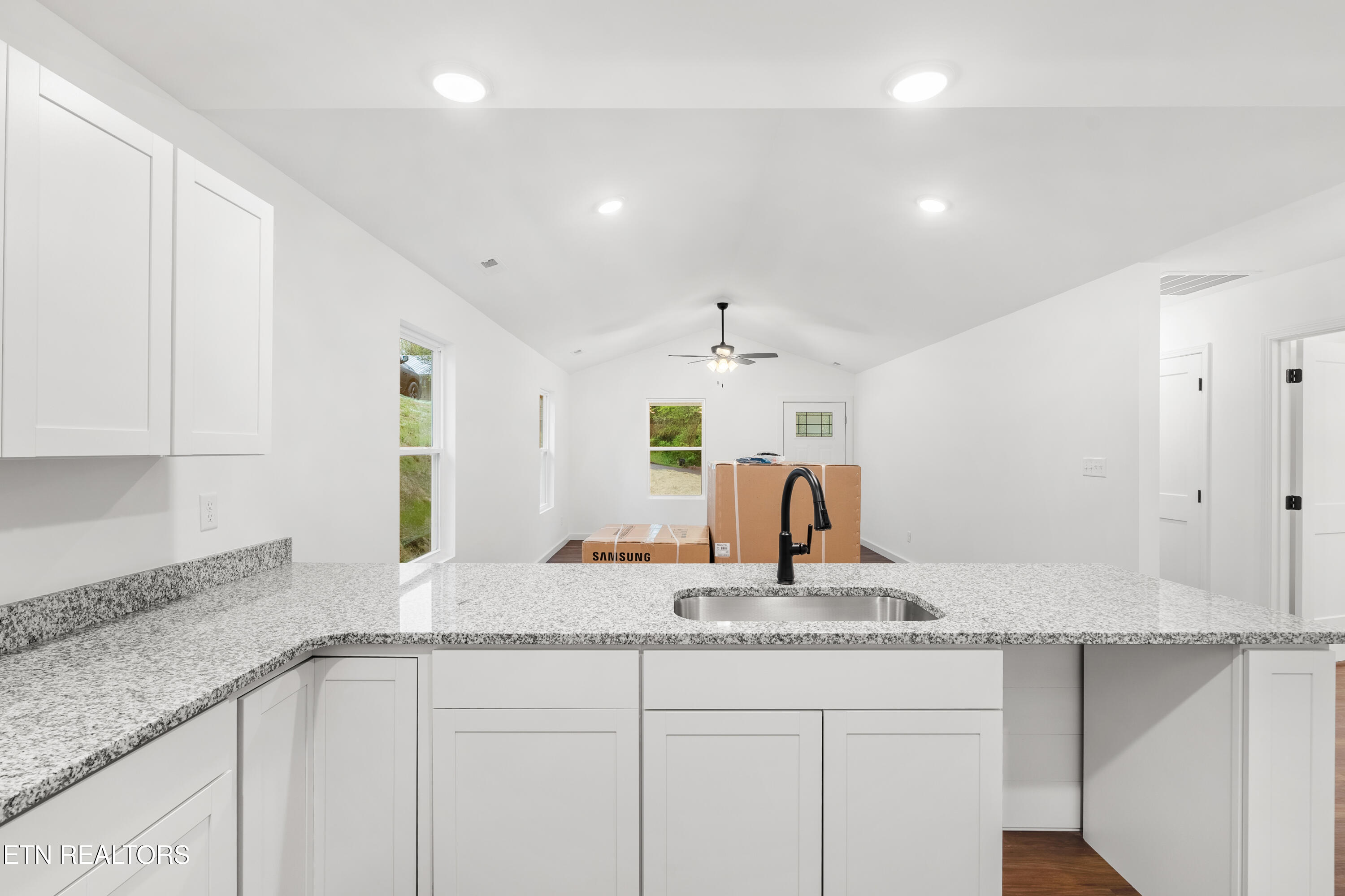 206 Avenue C
