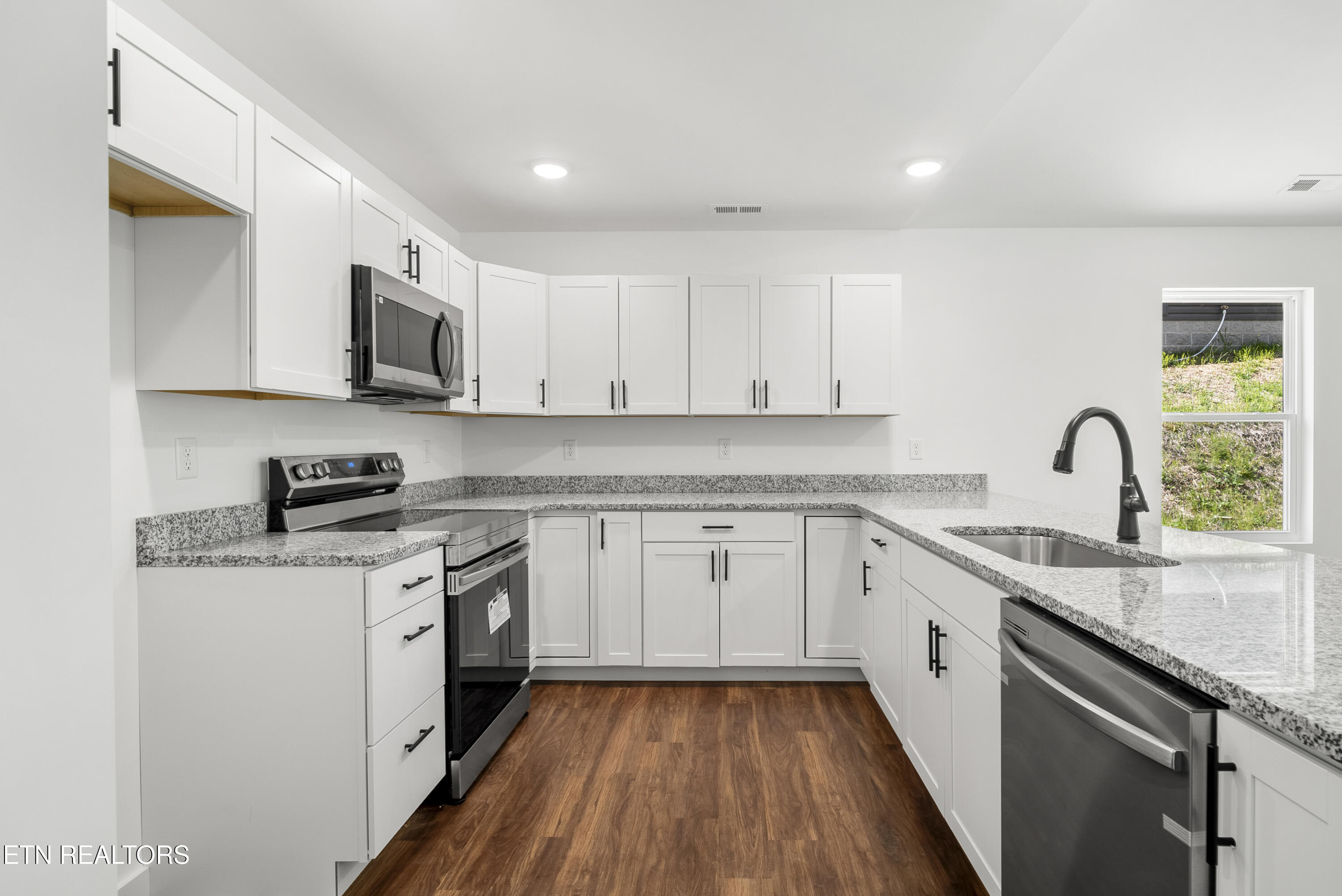 206 Avenue C