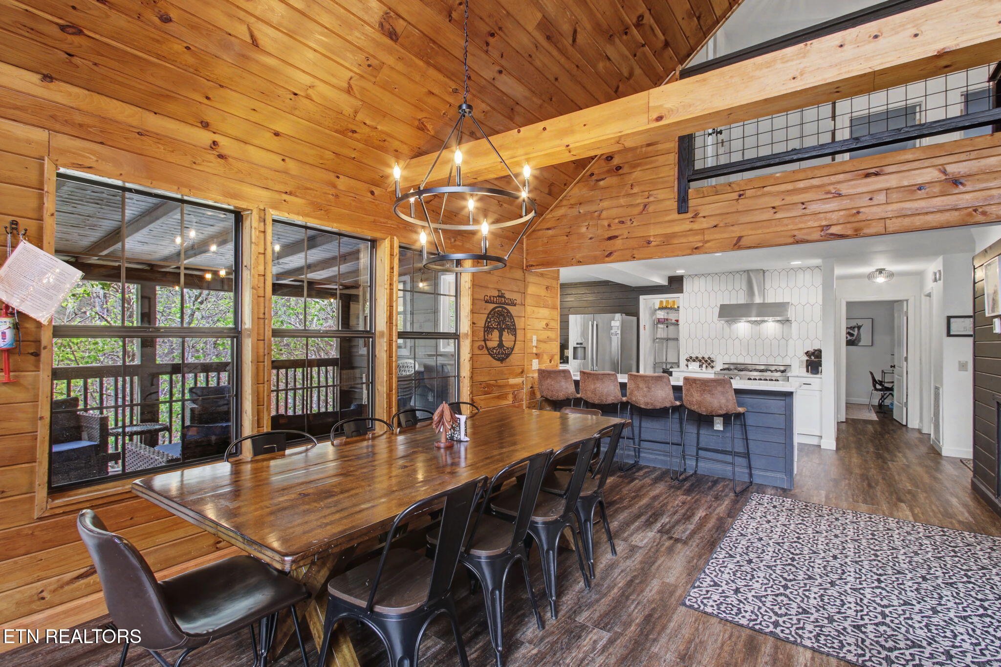 4037 Chamberlain Lane