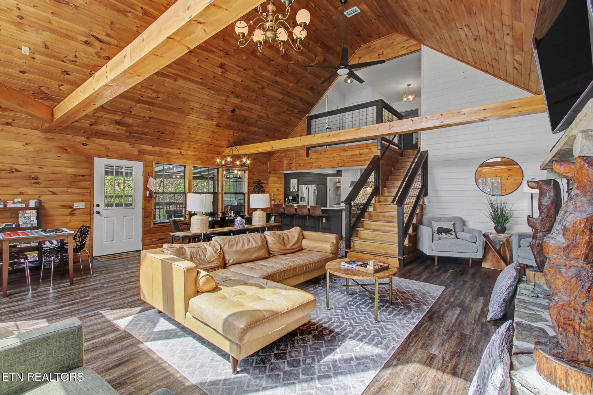 4037 Chamberlain Lane