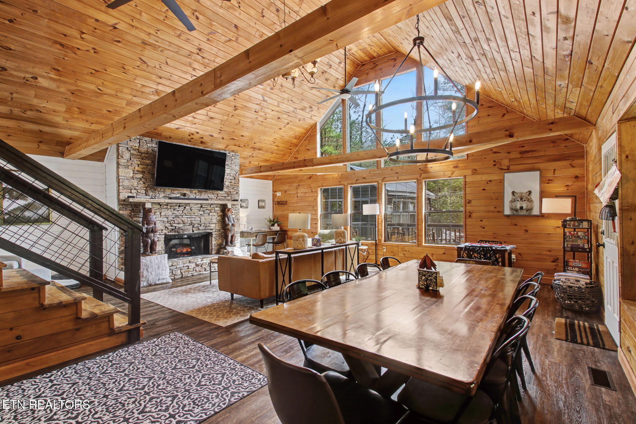4037 Chamberlain Lane