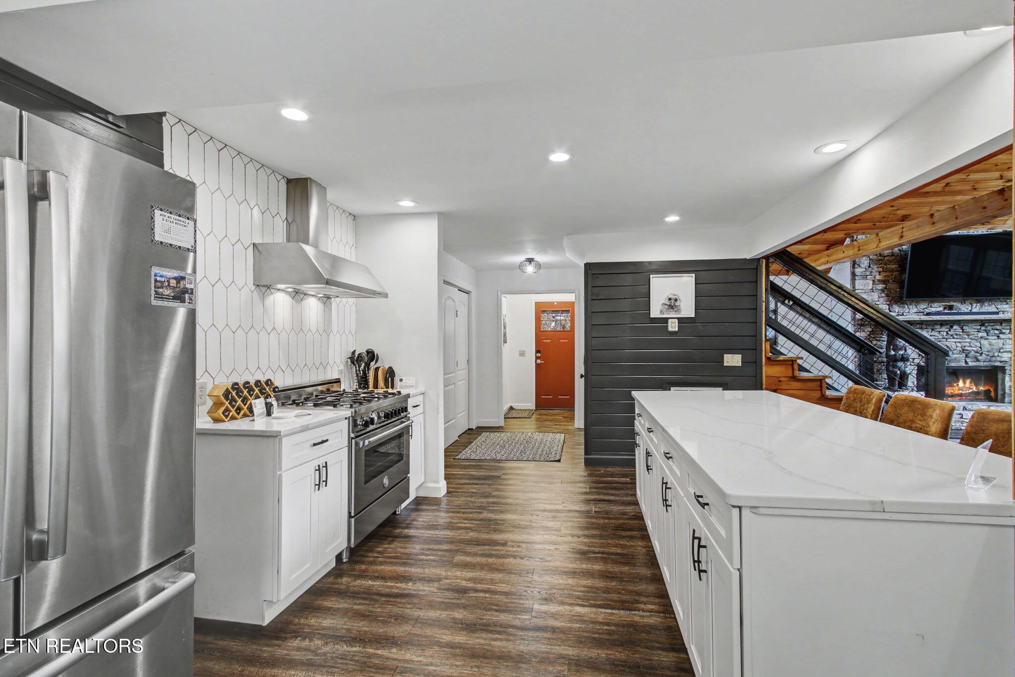4037 Chamberlain Lane