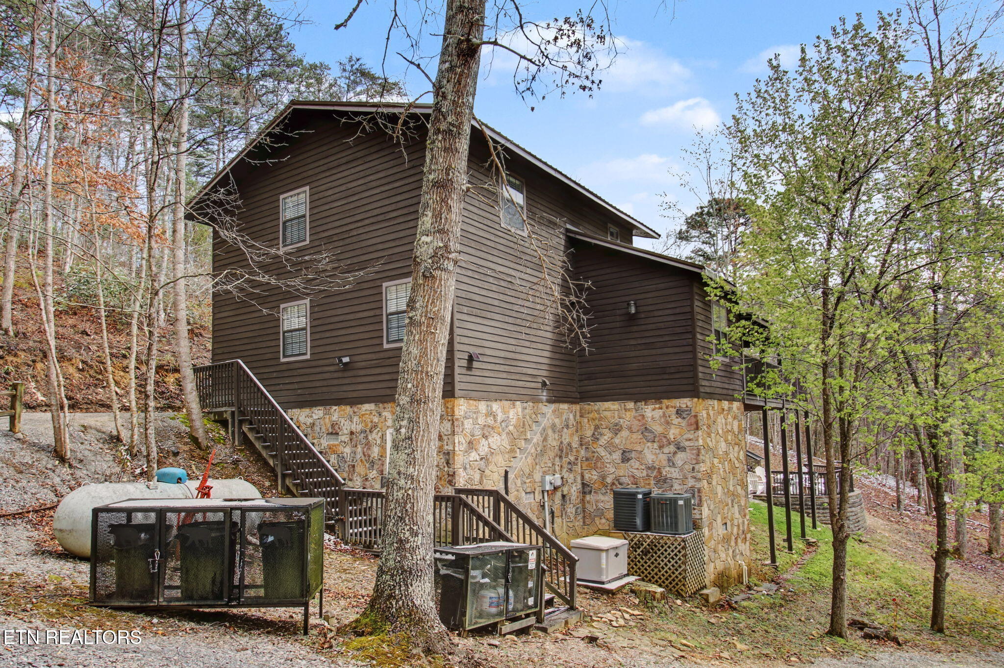 4037 Chamberlain Lane