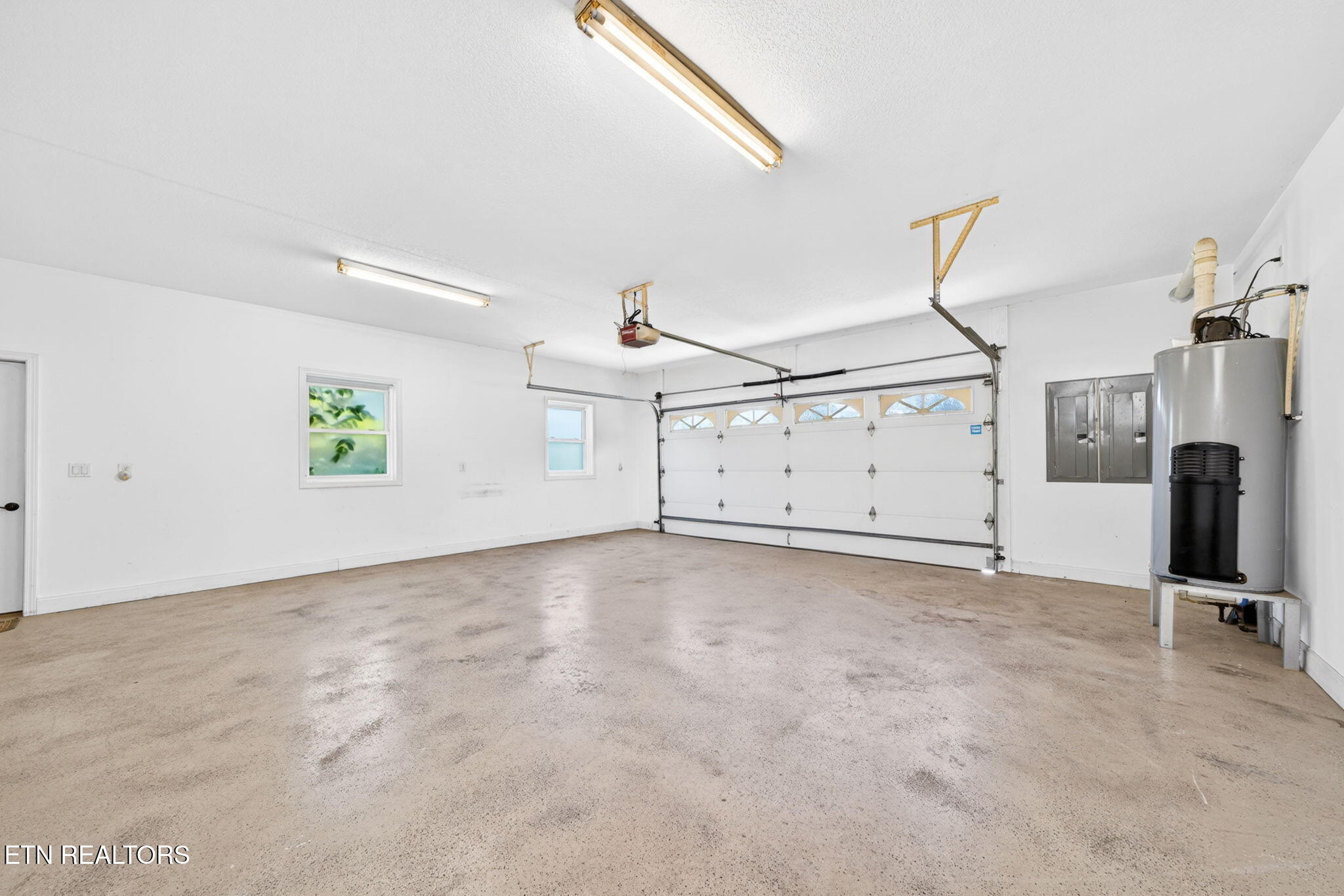371 Pin Oak Drive