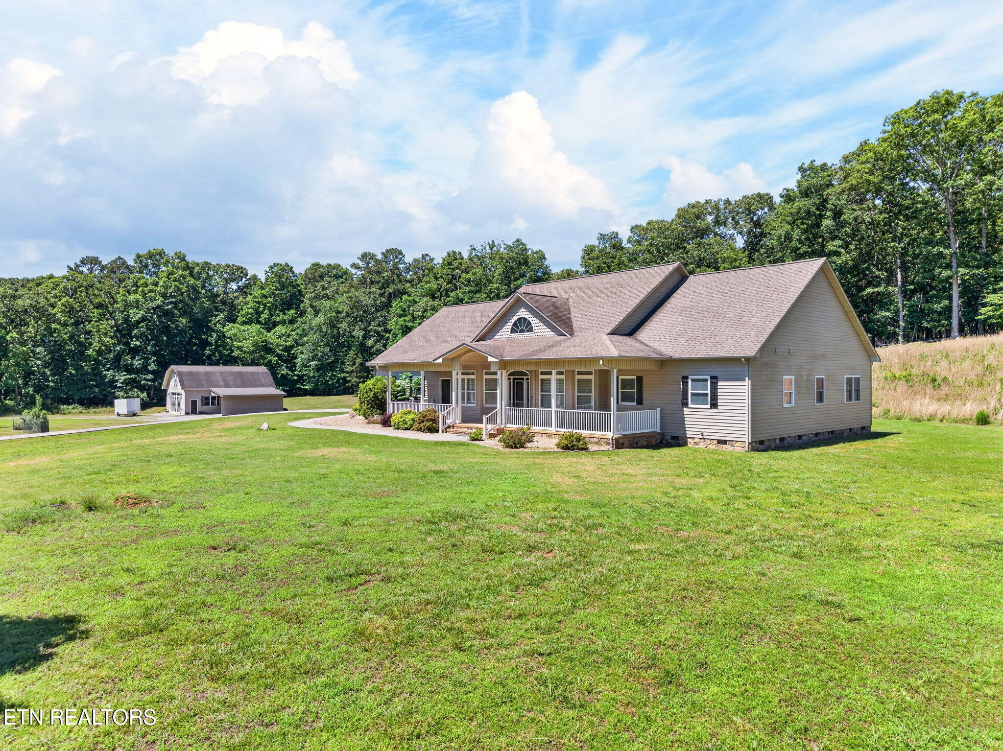 371 Pin Oak Drive