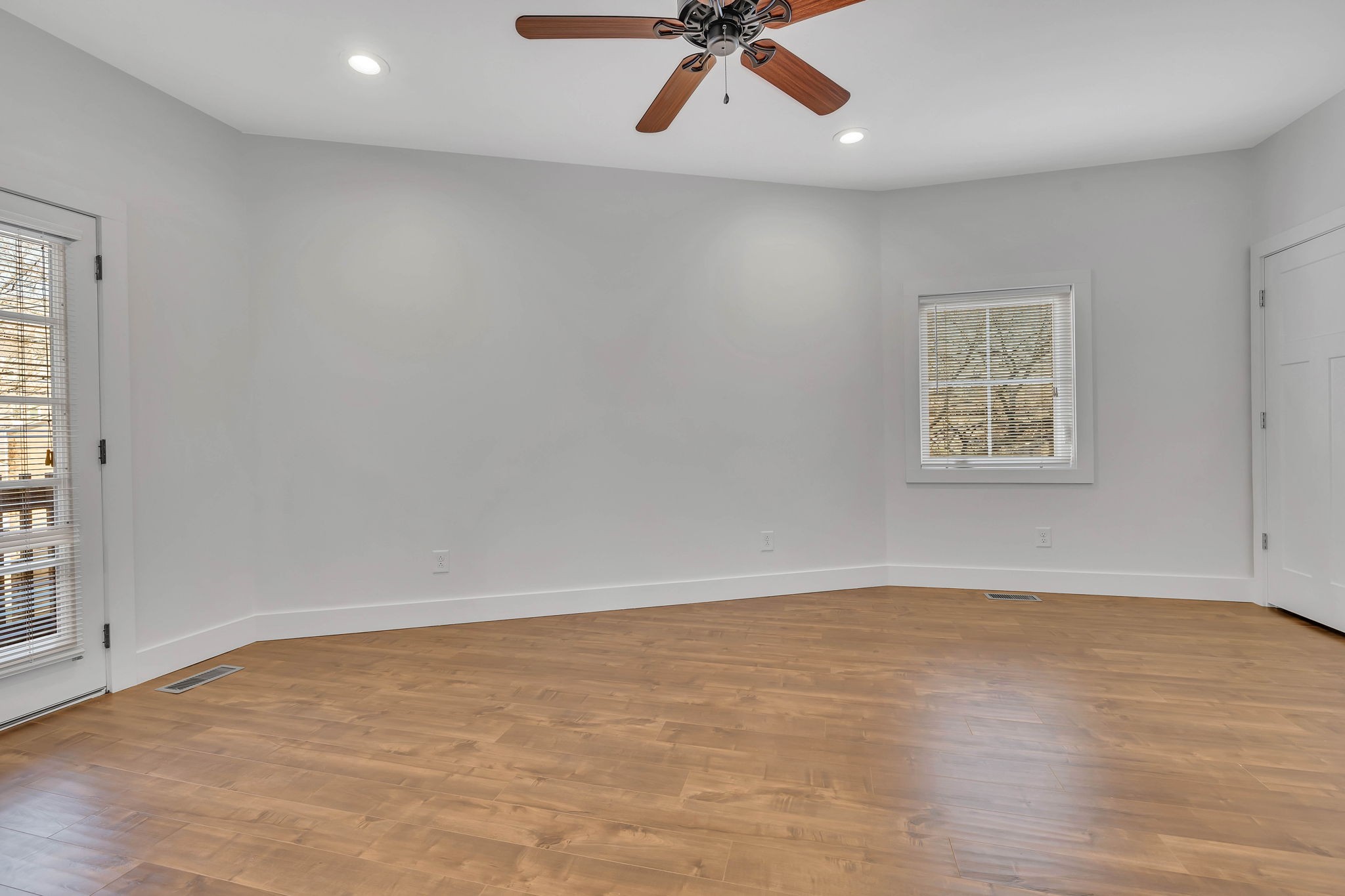 1209 Hawkins St Unit: 2