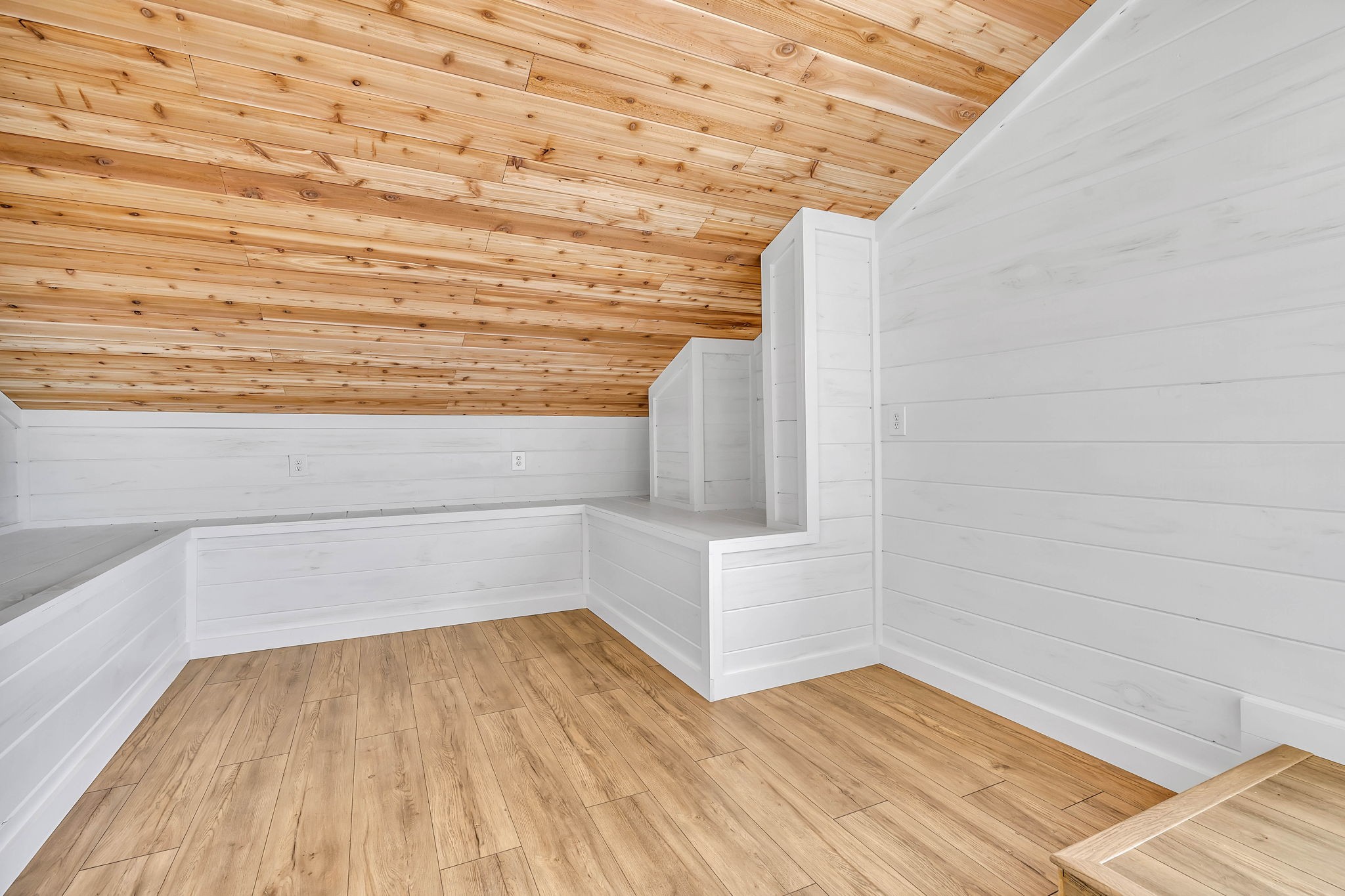1209 Hawkins St Unit: 2