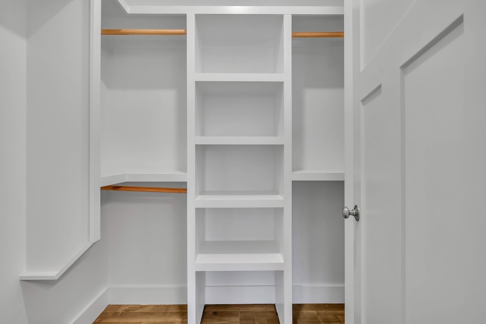 1209 Hawkins St Unit: 2