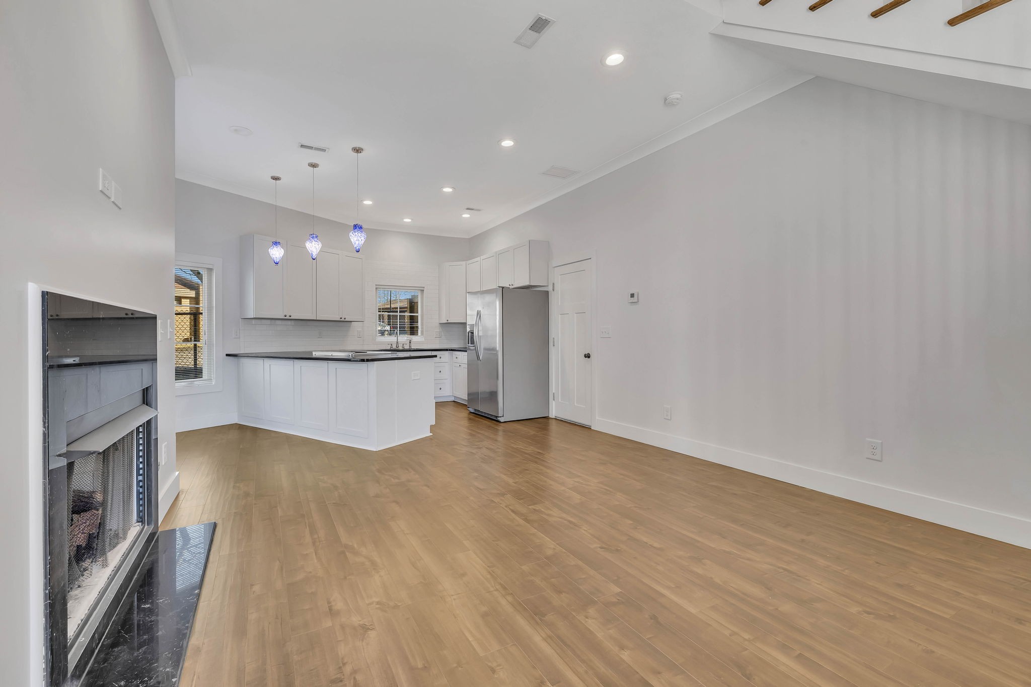 1209 Hawkins St Unit: 2