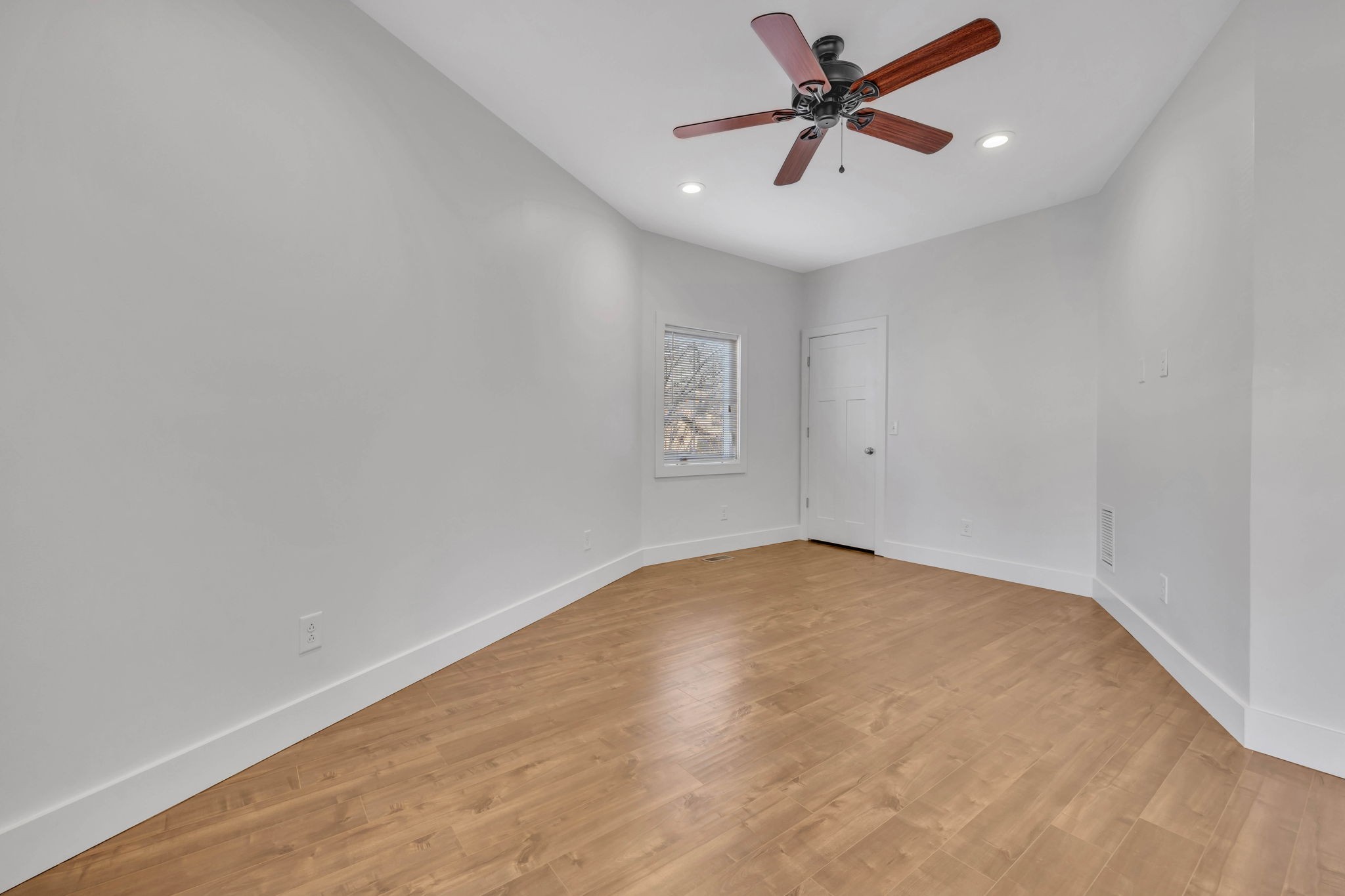 1209 Hawkins St Unit: 2