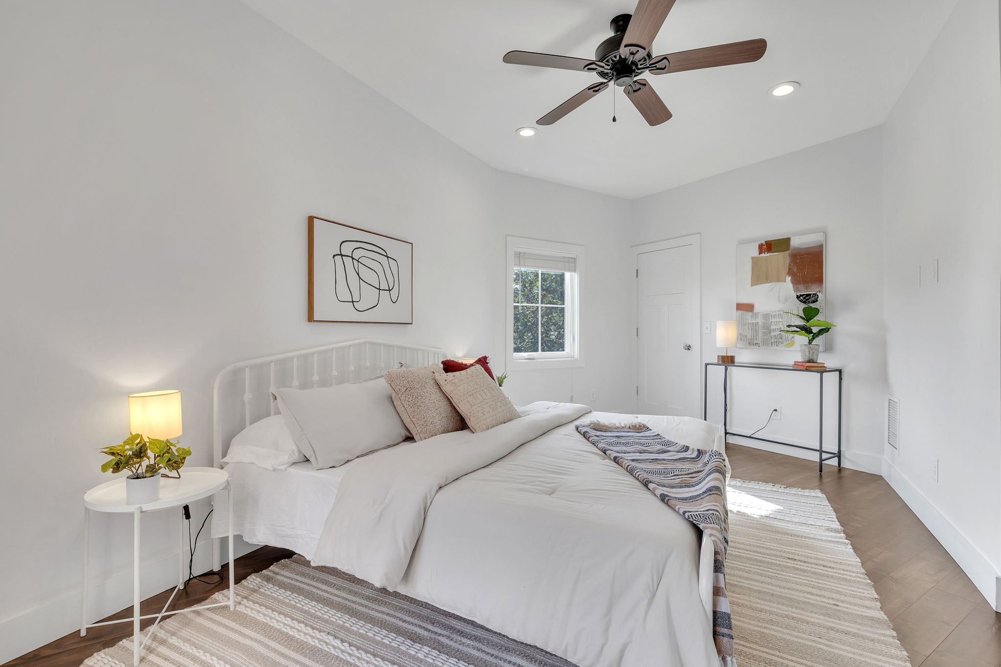 1209 Hawkins St Unit: 2