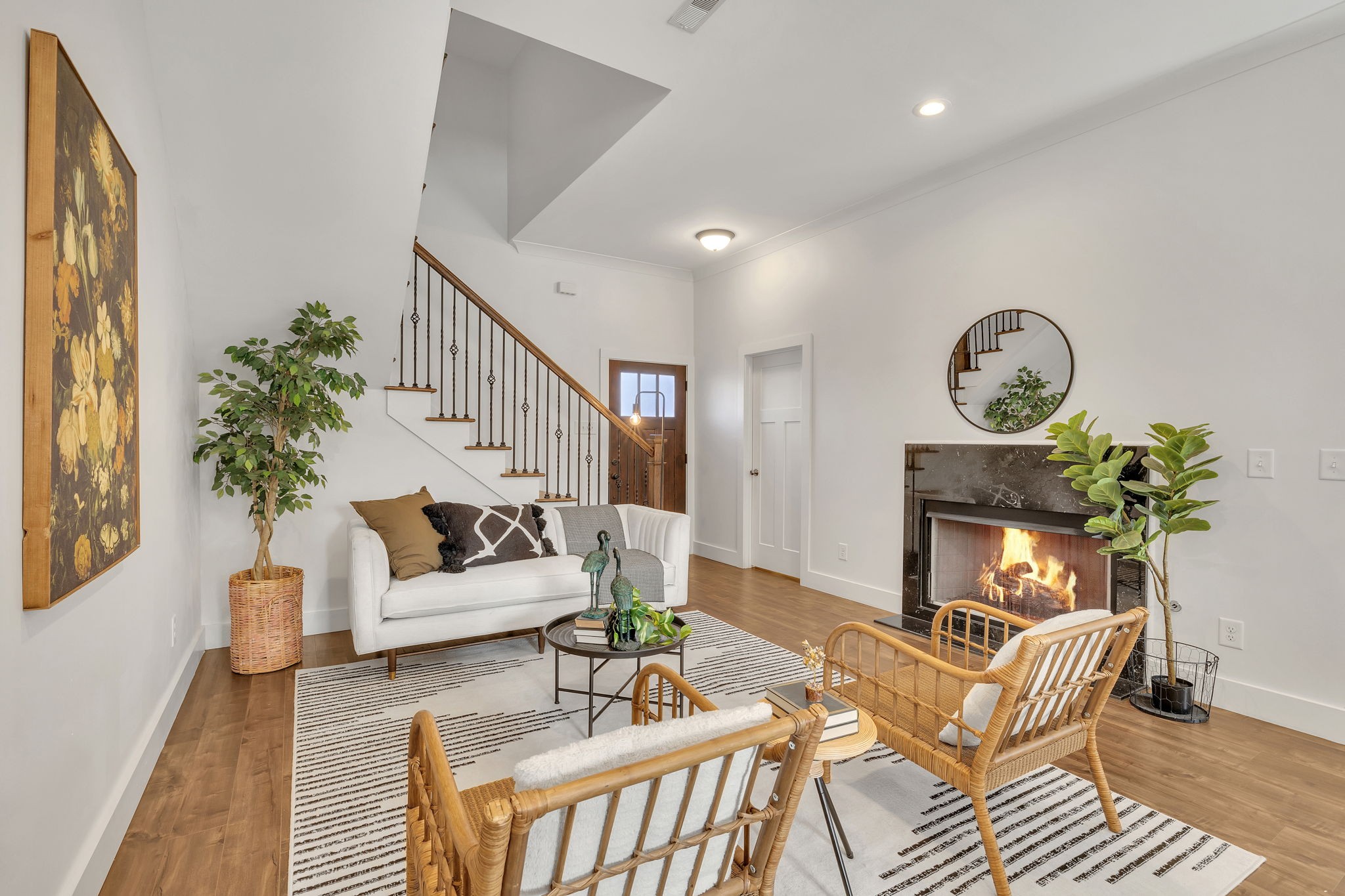 1209 Hawkins St Unit: 2