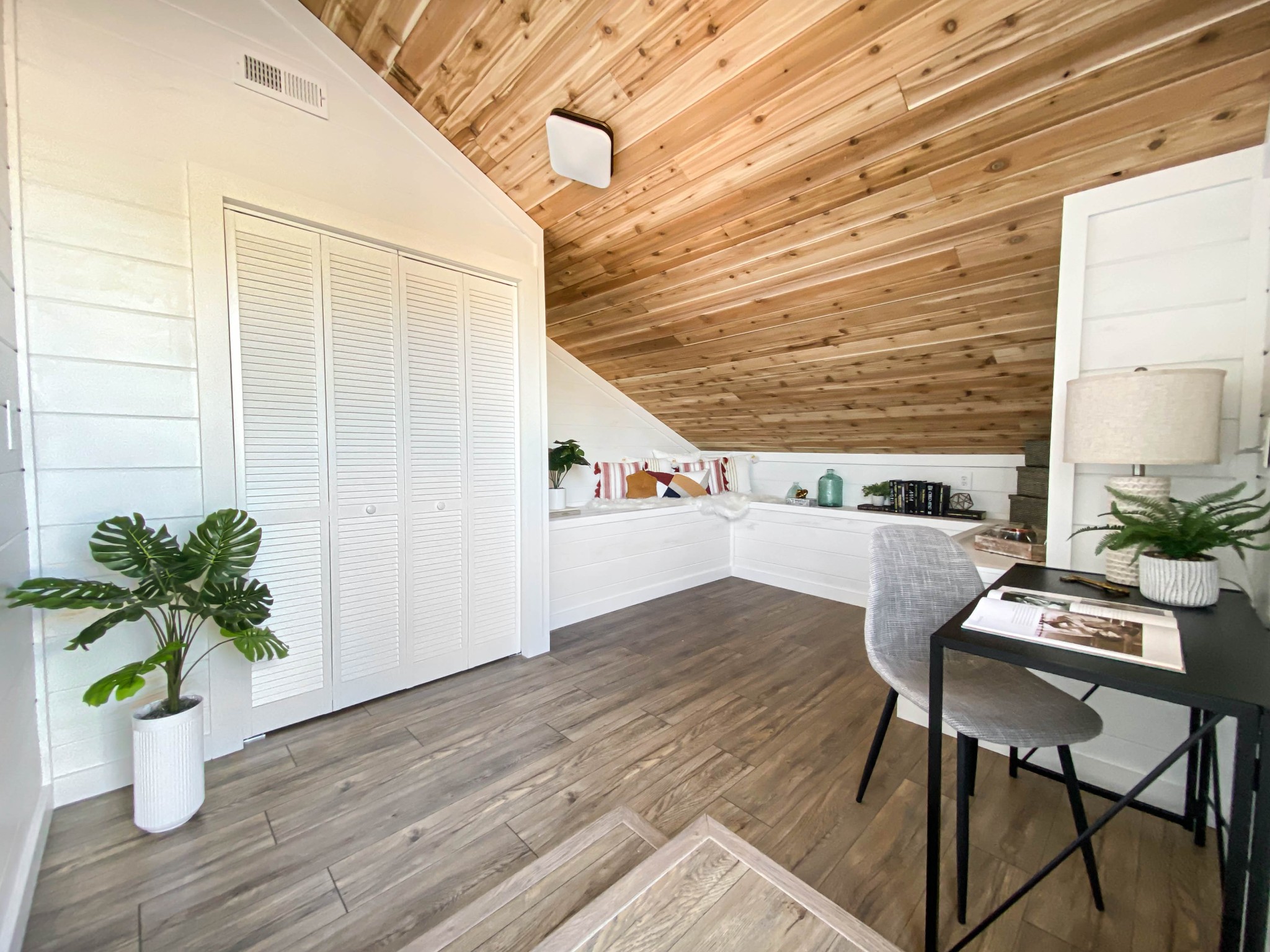 1209 Hawkins St Unit: 2