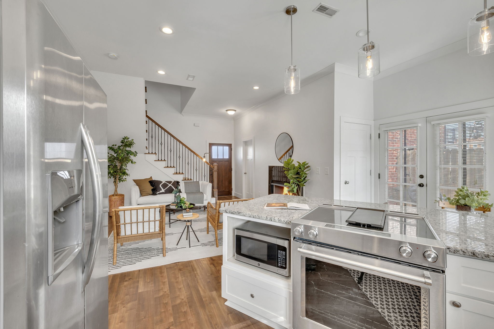 1209 Hawkins St Unit: 2