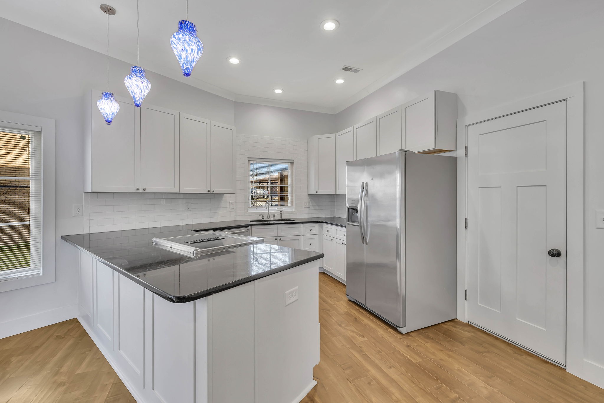 1209 Hawkins St Unit: 2