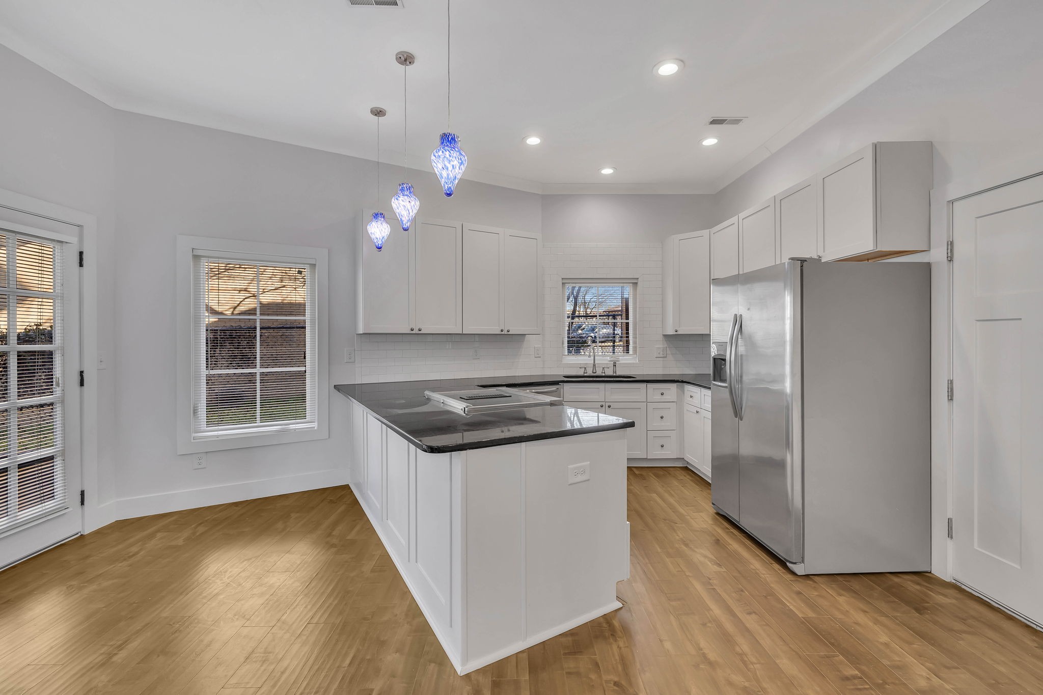 1209 Hawkins St Unit: 2