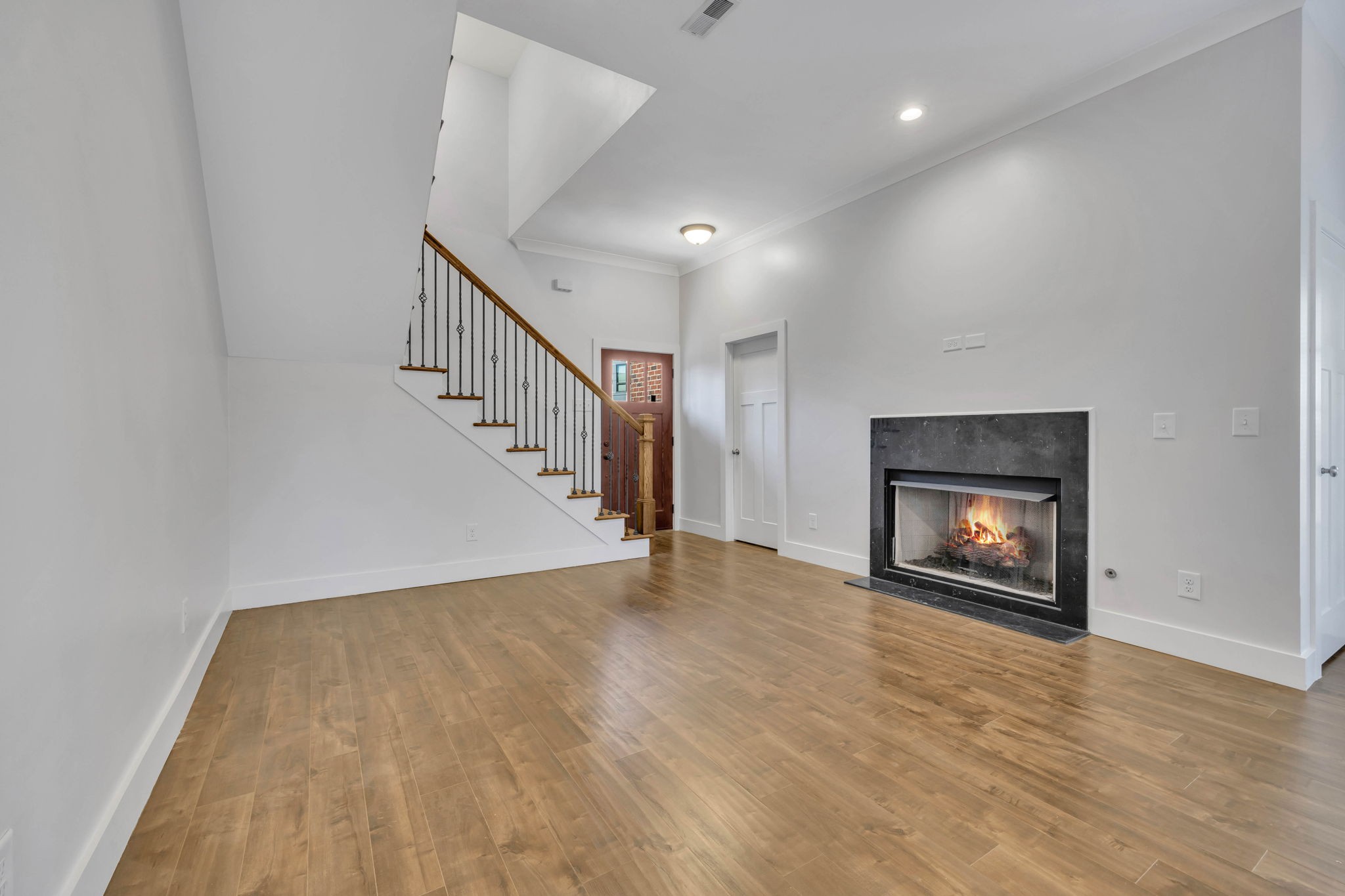 1209 Hawkins St Unit: 2