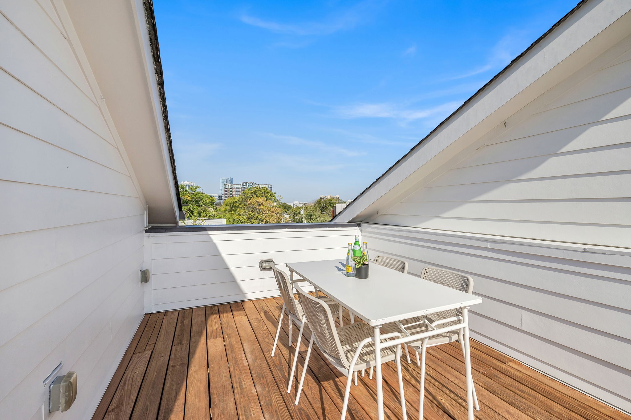 1209 Hawkins St Unit: 2