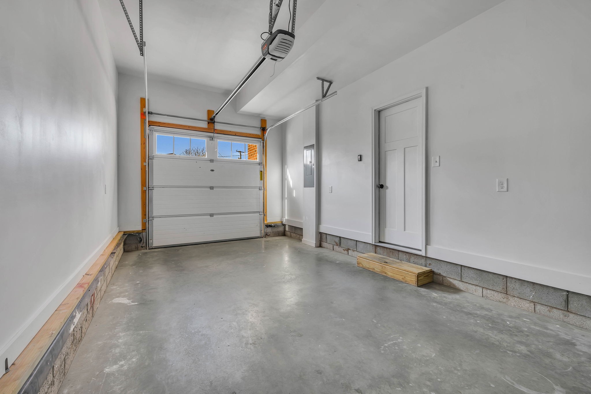 1209 Hawkins St Unit: 2