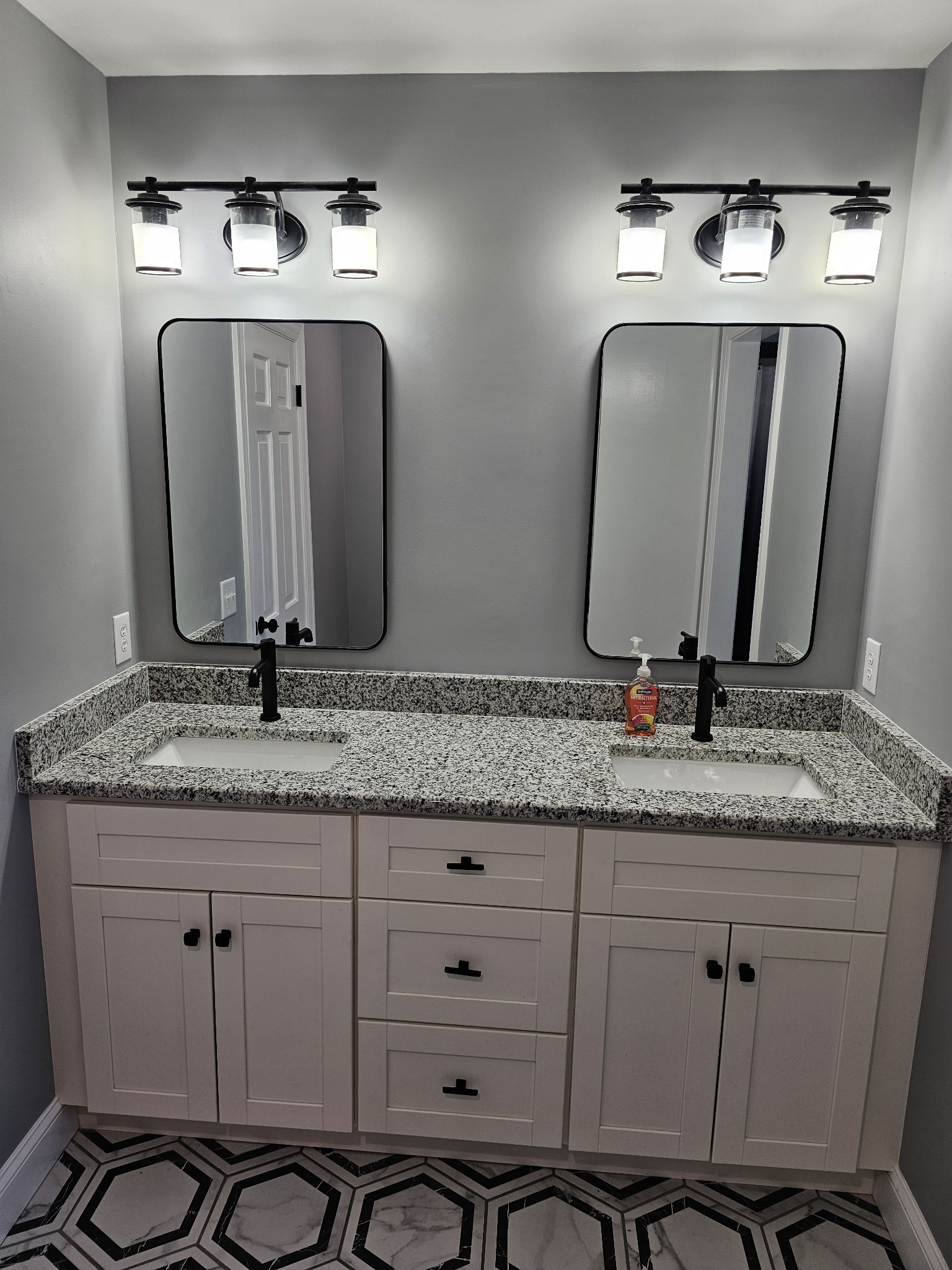 714 N Rutherford Blvd