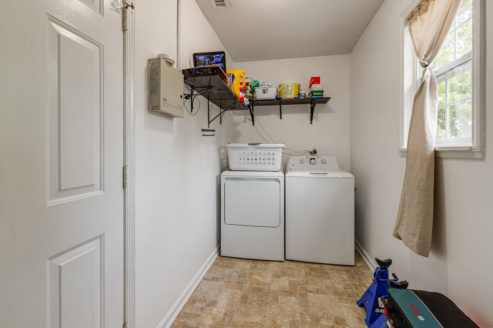 302 Cedar Park Cir
