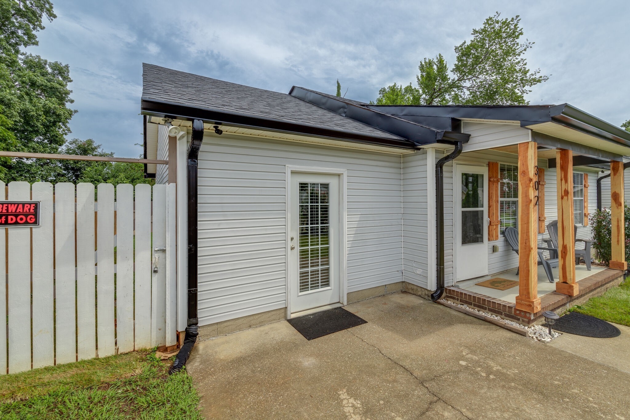 302 Cedar Park Cir