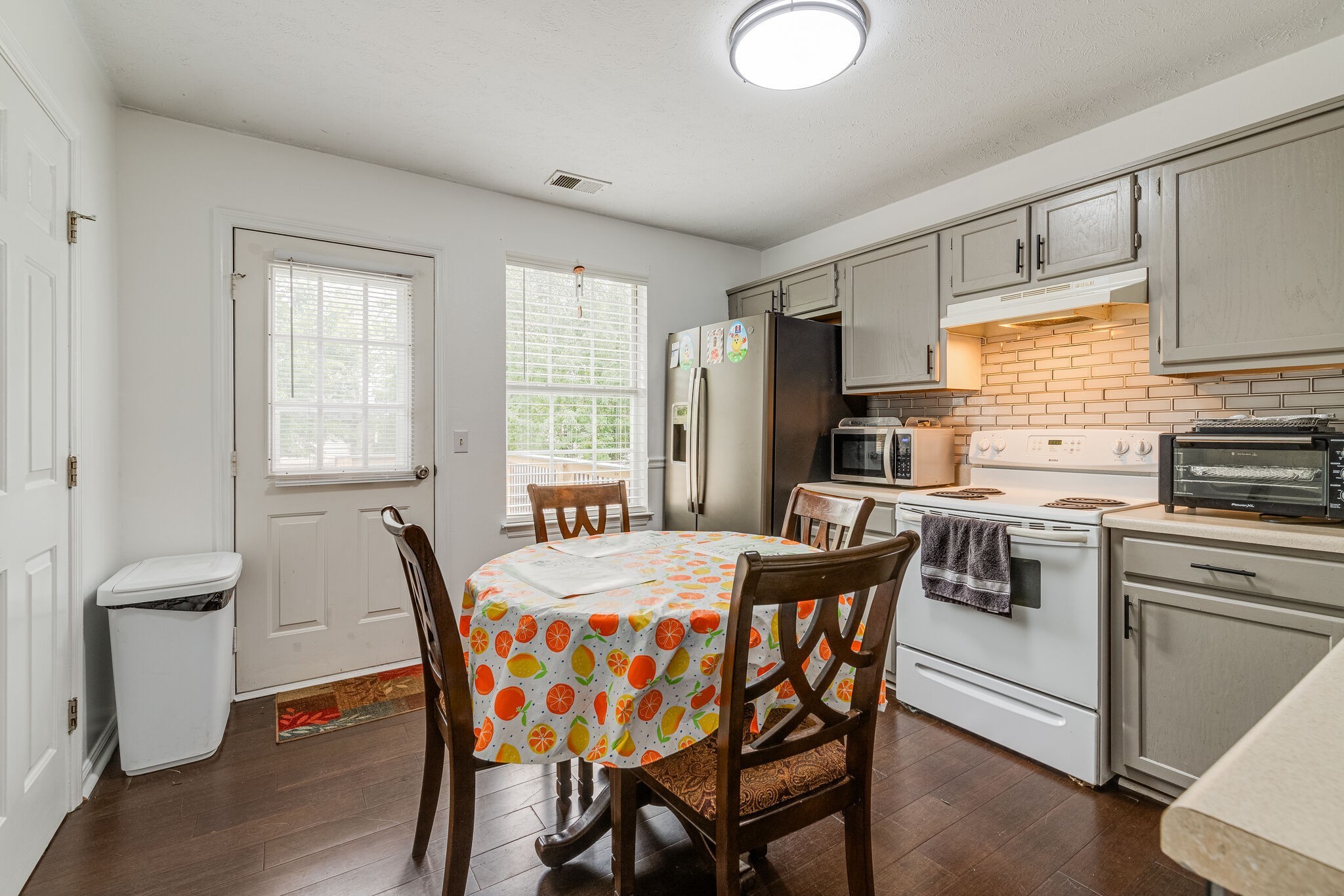 302 Cedar Park Cir