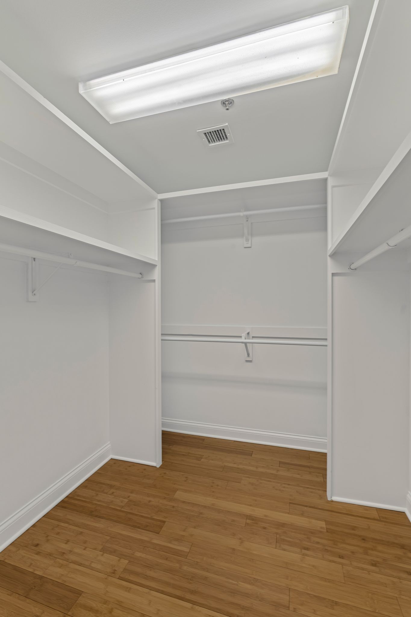 110 31st Ave, N Unit: 705