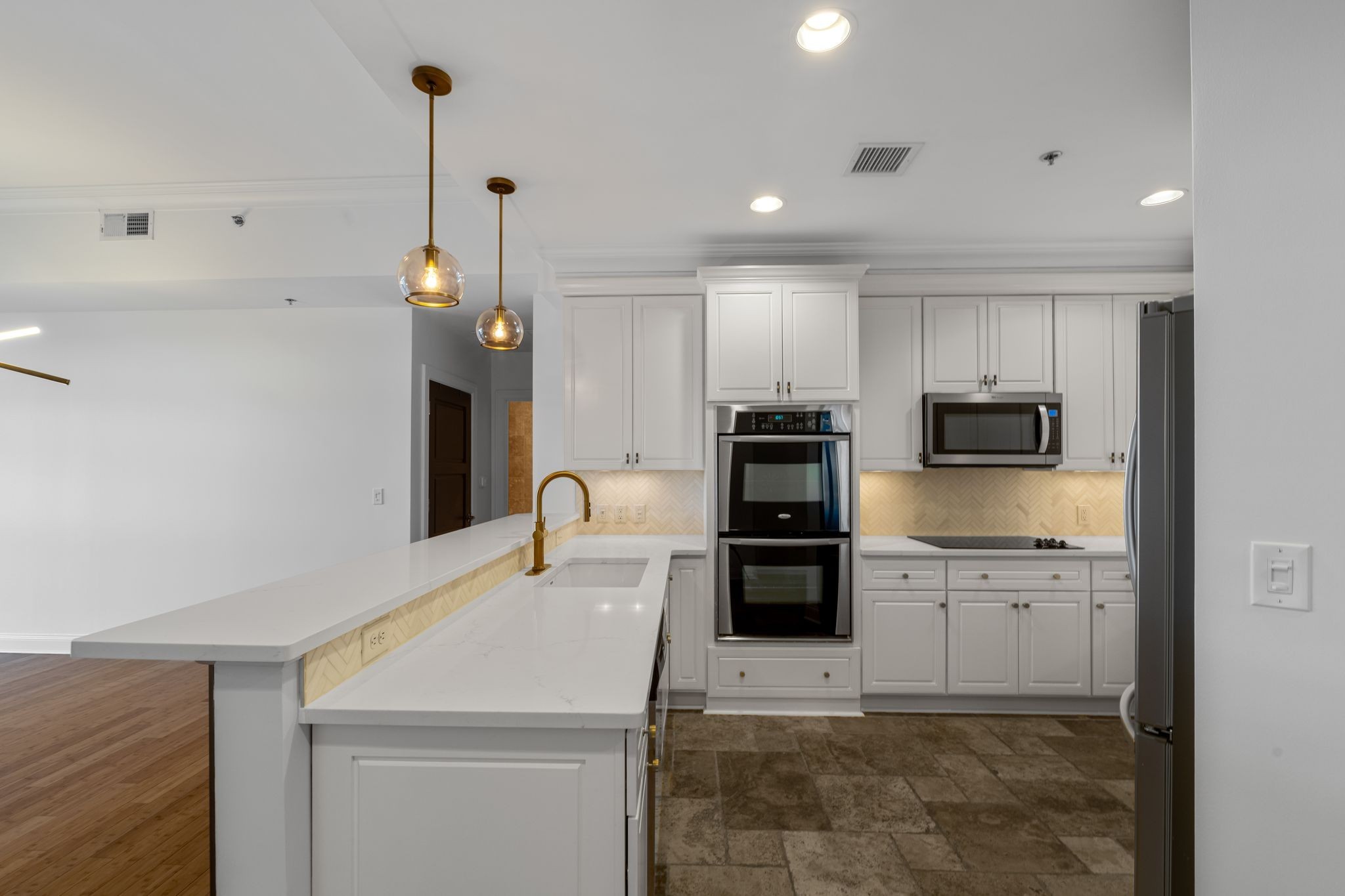 110 31st Ave, N Unit: 705