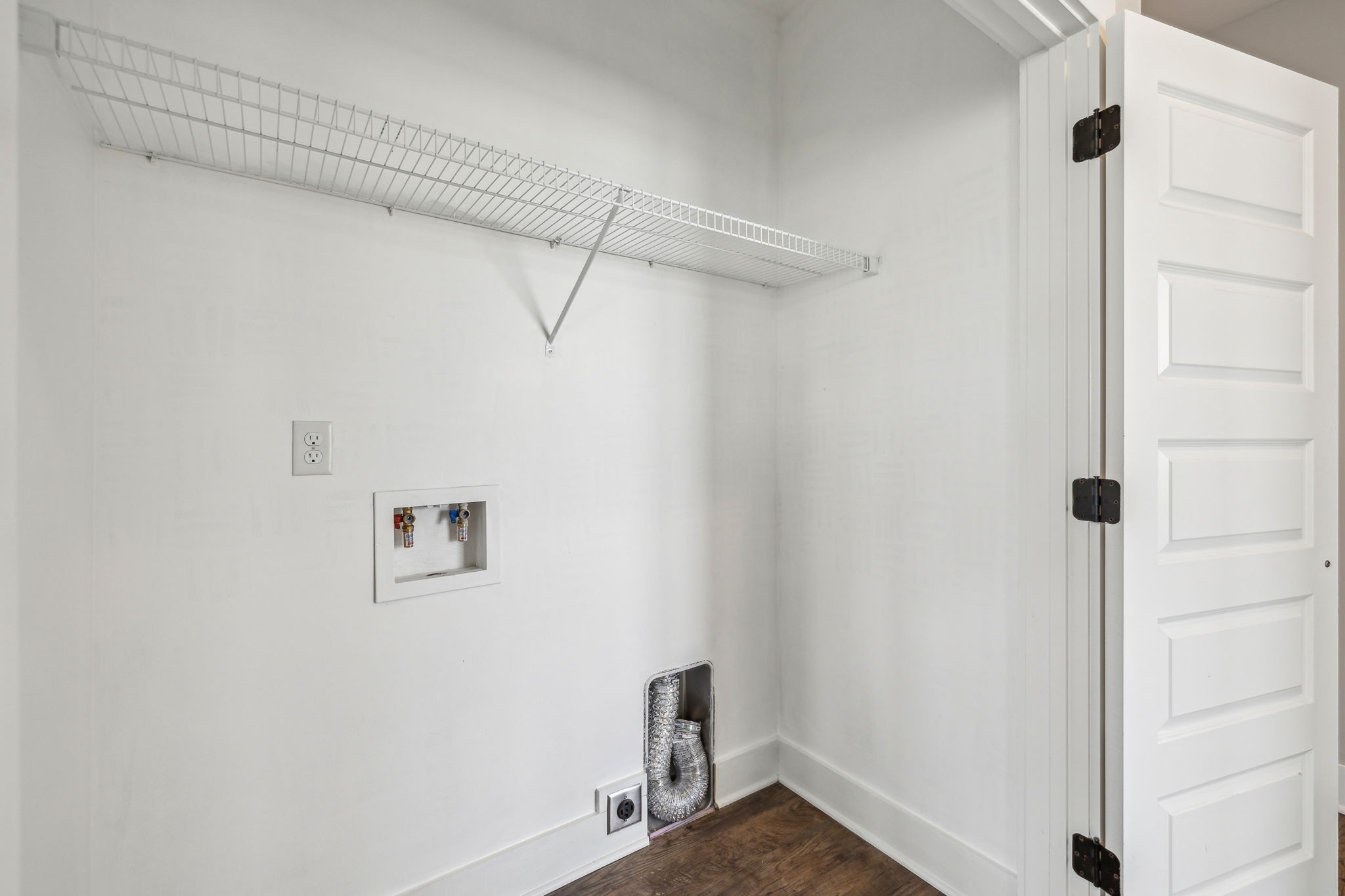 1077 E Trinity Ln Unit: 201