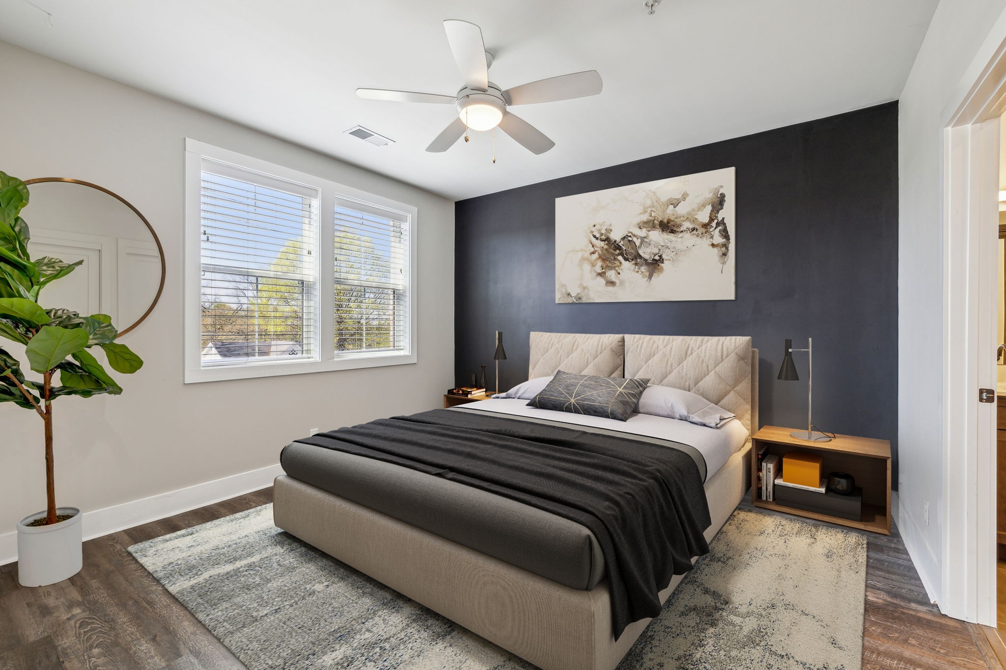 1077 E Trinity Ln Unit: 201
