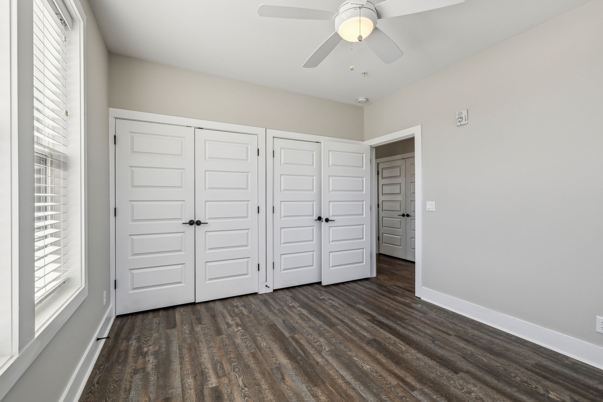 1077 E Trinity Ln Unit: 201