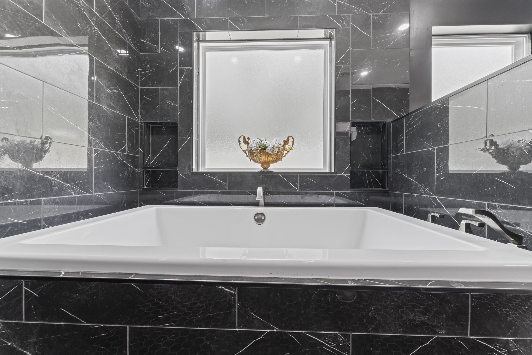 6145 Hunters Point Pike