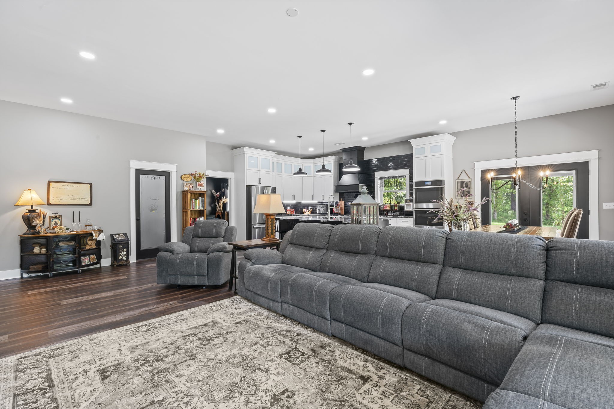 6145 Hunters Point Pike